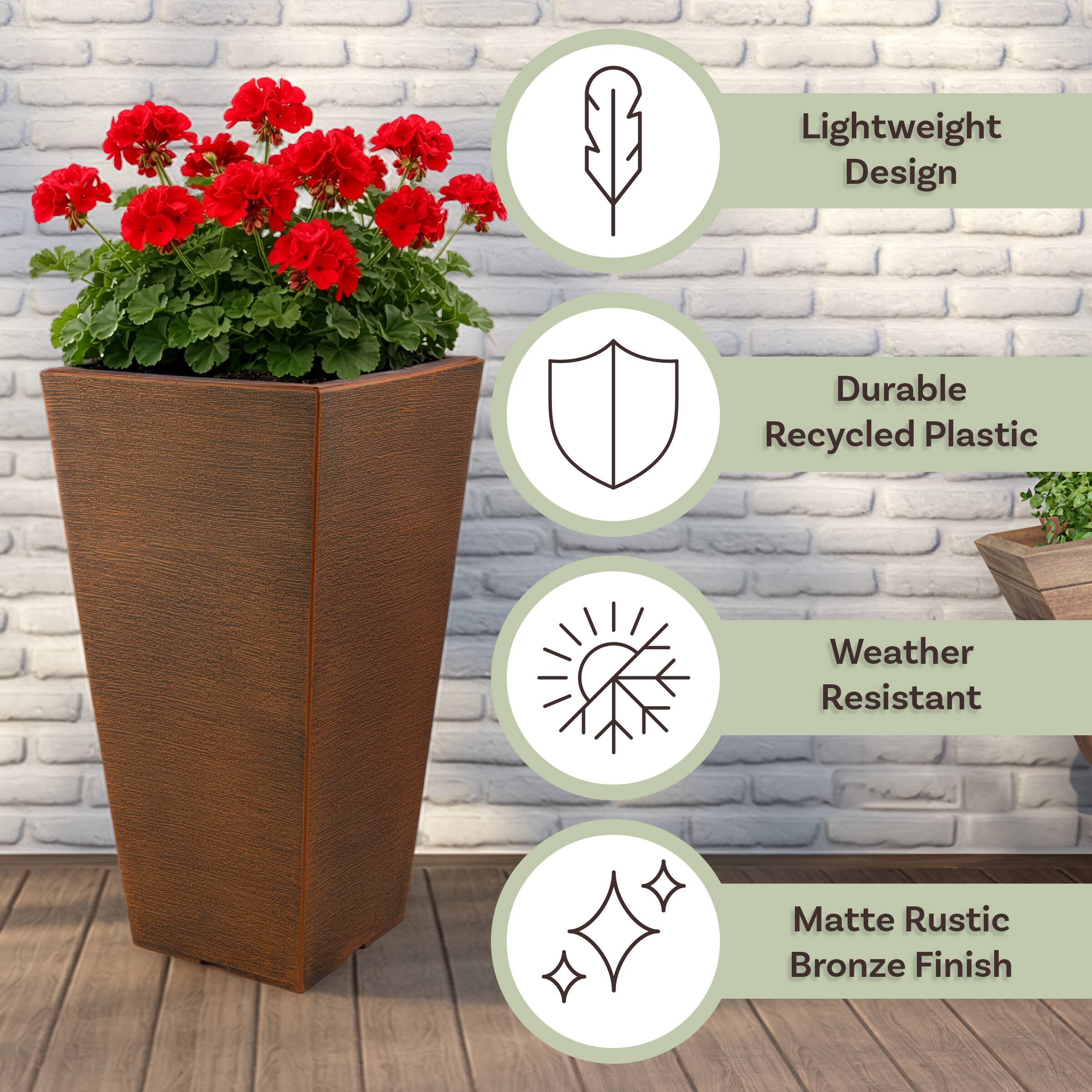 Lightweight Design  
Durable Recycled Plastic  
Weather Resistant  
Matte Rustic Bronze Finish