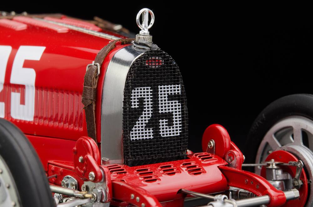 Alt View 1. CMC - Bugatti T35 #25 National Colour Project Grand Prix Portugal Ltd Ed to 500 pcs Worldwide 1/18 Diecast Model Car by CMC.