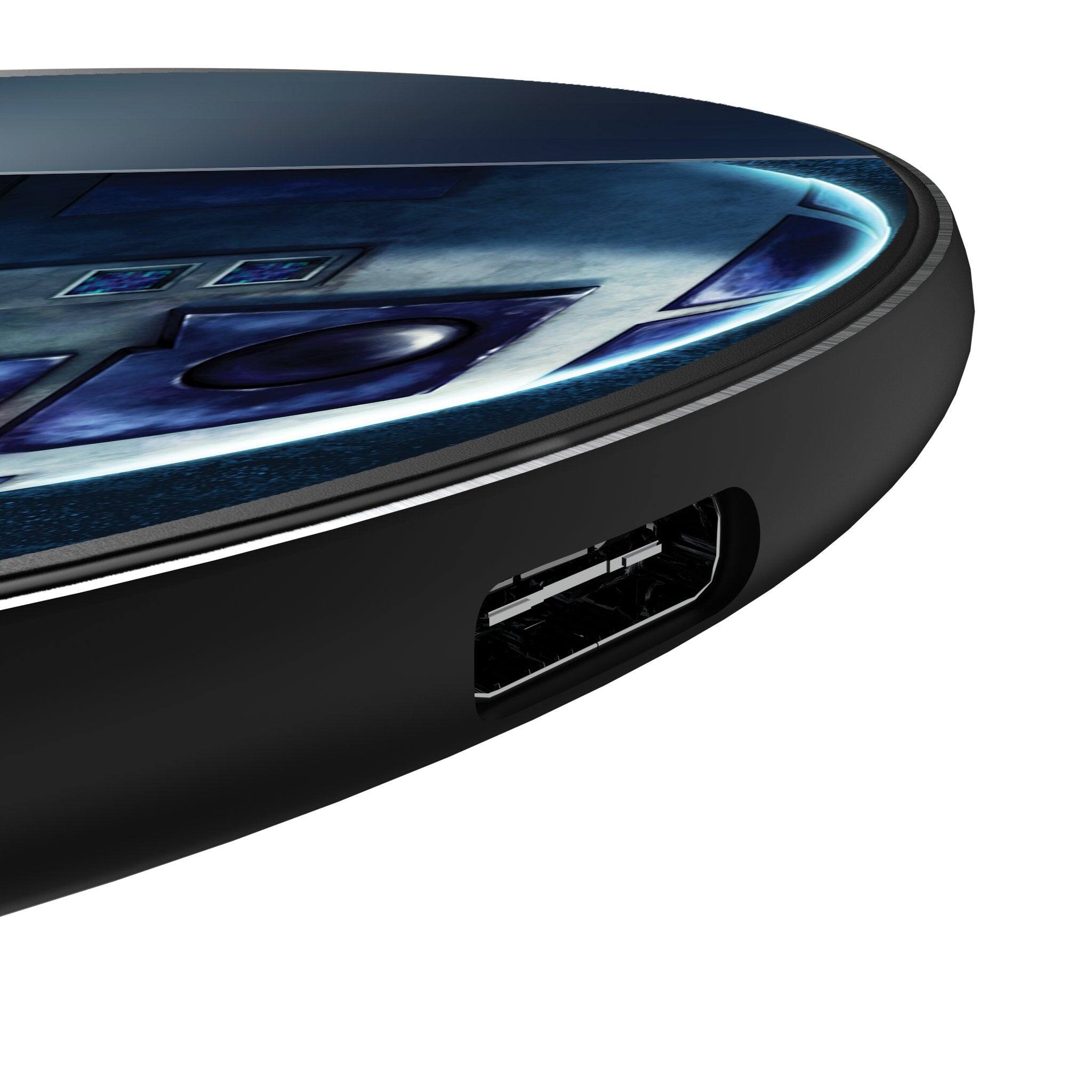 Left. Keyscaper - Star Wars: A New Hope Portrait 15-Watt Wireless Charger - R2-D2.