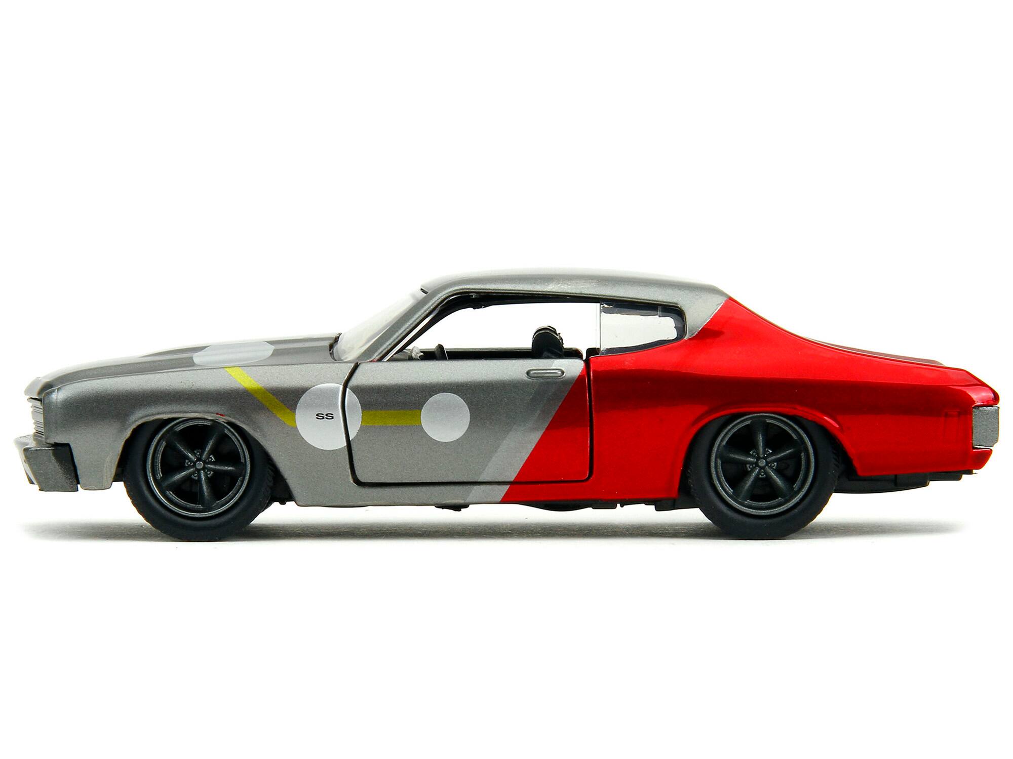 Back. Jada - 1970 Chevrolet Chevelle SS Gray & Red Metallic Black Hood with Thor Diecast Figure "The Avengers" "Hollywood Rides" 1/32 - Gray Metallic And Red Metallic With Black.