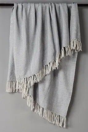 Front. Rizzy Home - Rizzy Home 50 In. X 60 In. Silver Classic Cable Knit Throw With Foil Print - Silver.