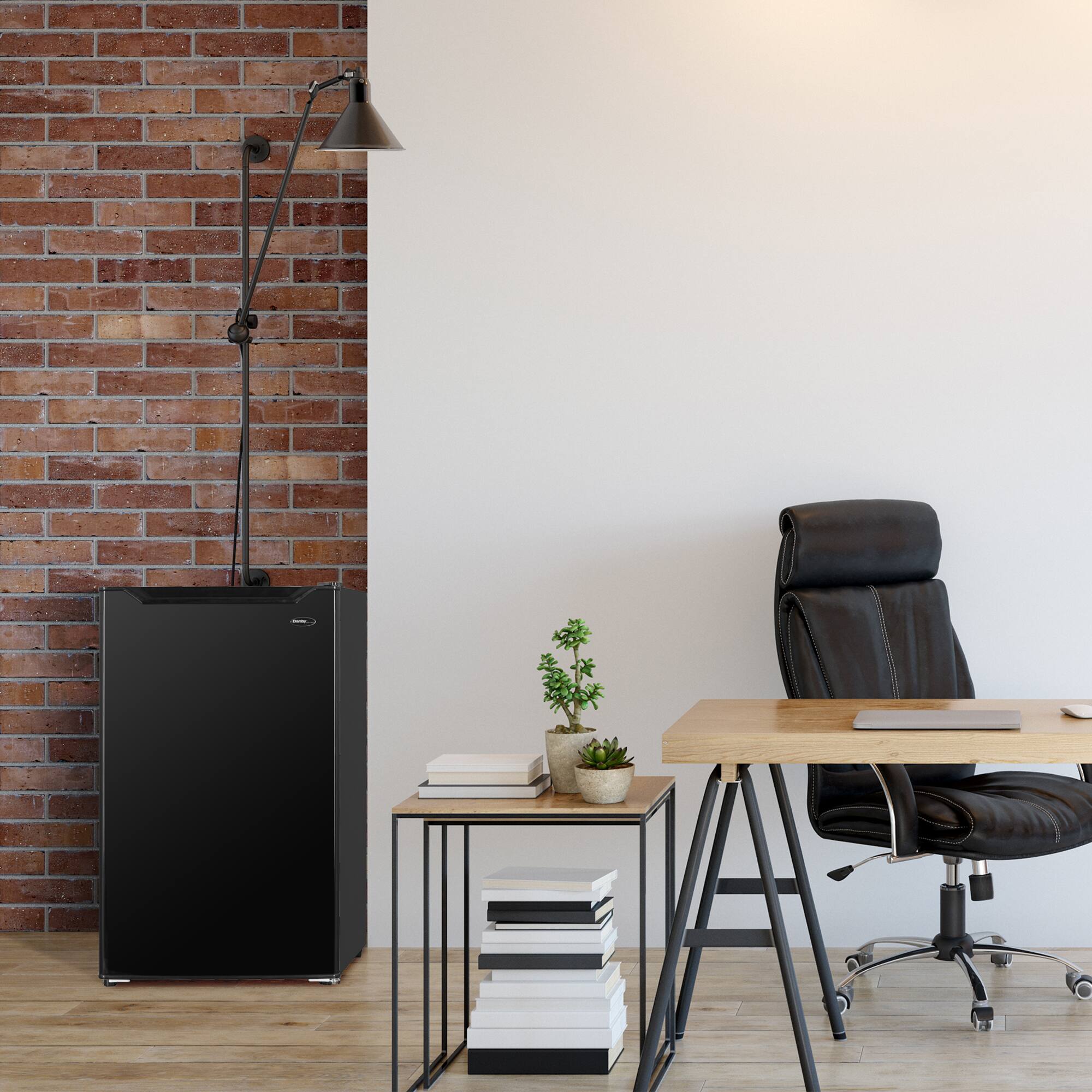 Alt View 4. Danby - 3.3 cu. ft. Diplomat Compact Fridge - Black.