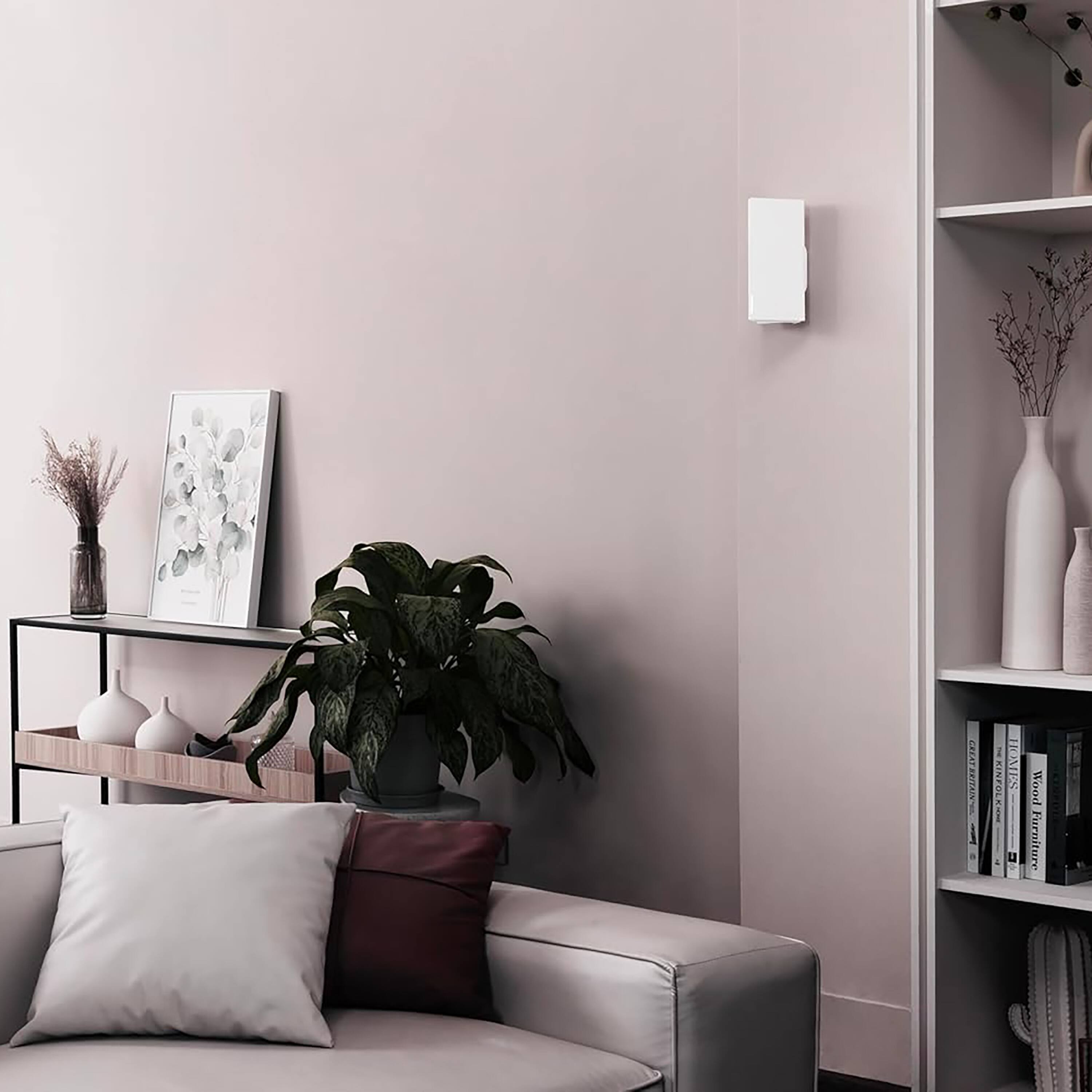 The text on the image reads, "Createritaaintas I - I oni a wood furniture." However, it appears to be a foreign language or a typo, and it is not possible to group or correct it without understanding the context or meaning behind the text.