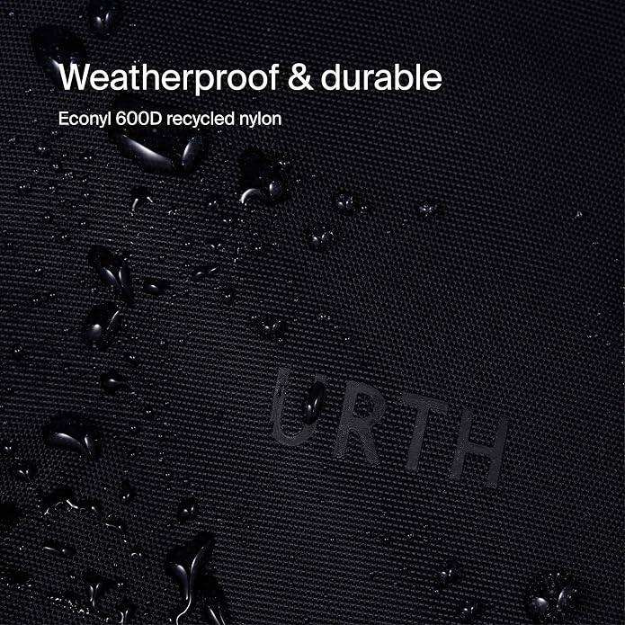 Weatherproof & durable  
Econyl 600D recycled nylon  
URTH