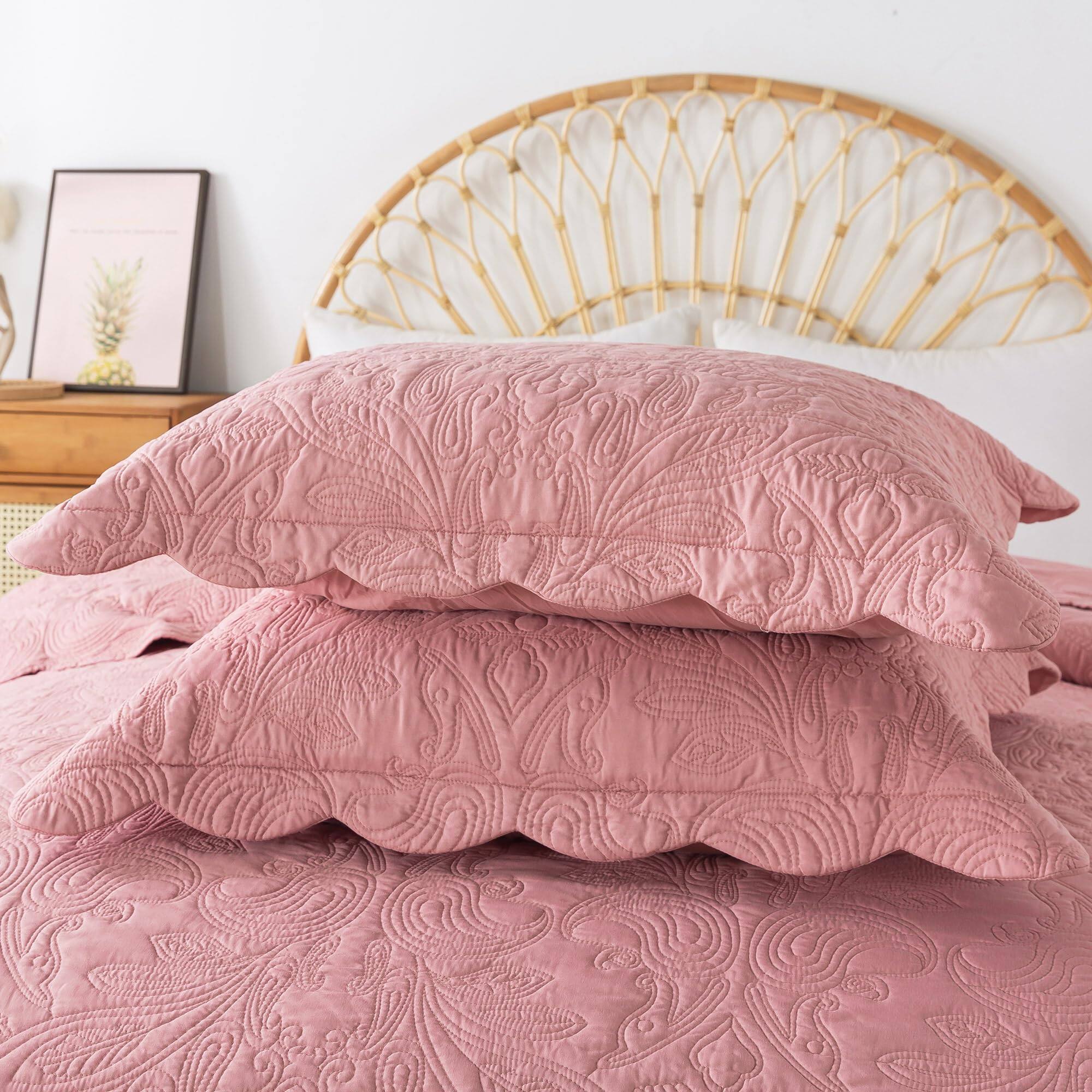 Alt View 2. Earthley Blooms - Queen Quilt Bedding Set 3 Pieces Microfiber Sets Lightweight Bedspreads Reversible Coverlets Rustic Bed - Khaki-King-106" x 96".