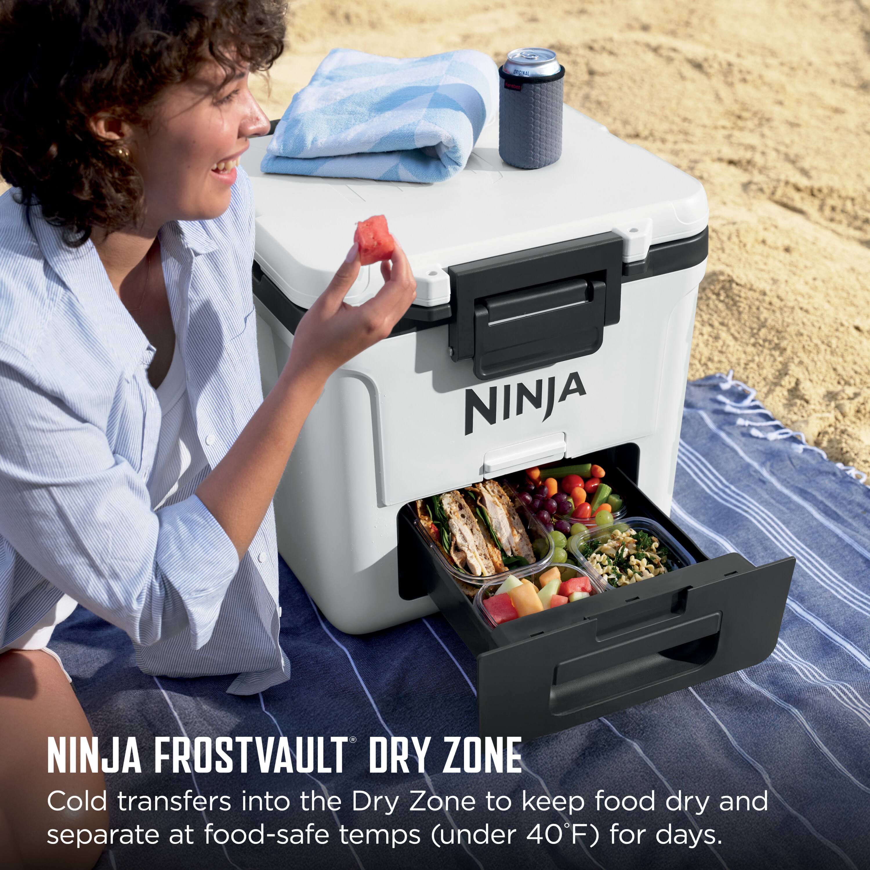 NINJA FROSTVAULT DRY ZONE  
Cold transfers into the Dry Zone to keep food dry and separate at food-safe temps (under 40°F) for days.