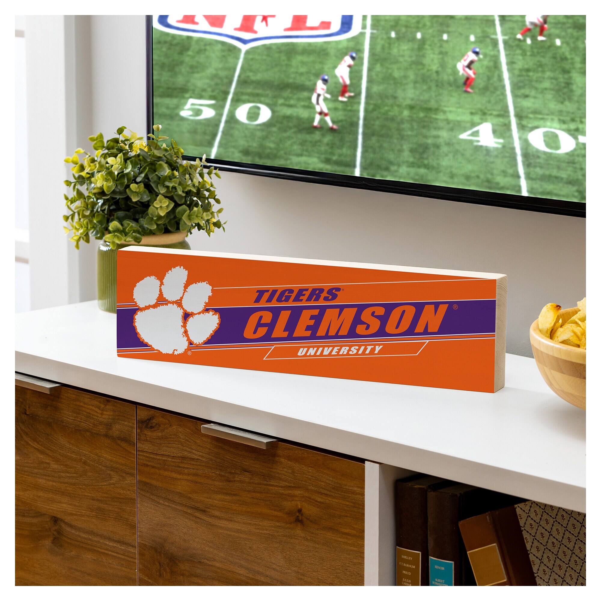 TIGERS  
CLEMSON UNIVERSITY