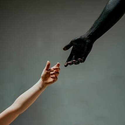 Front. Aviana - Corporation - COMPACT DISCS.