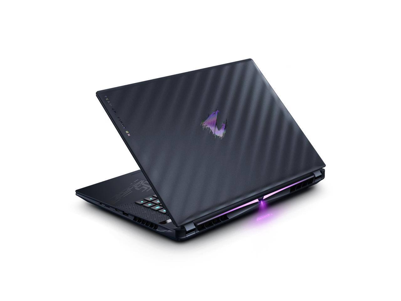 Alt View 5. GIGABYTE - AORUS MASTER 16 - 240Hz OLED, RTX 5080, Core Ultra 9, 2TB SSD, 32GB DDR5, Windows 11.