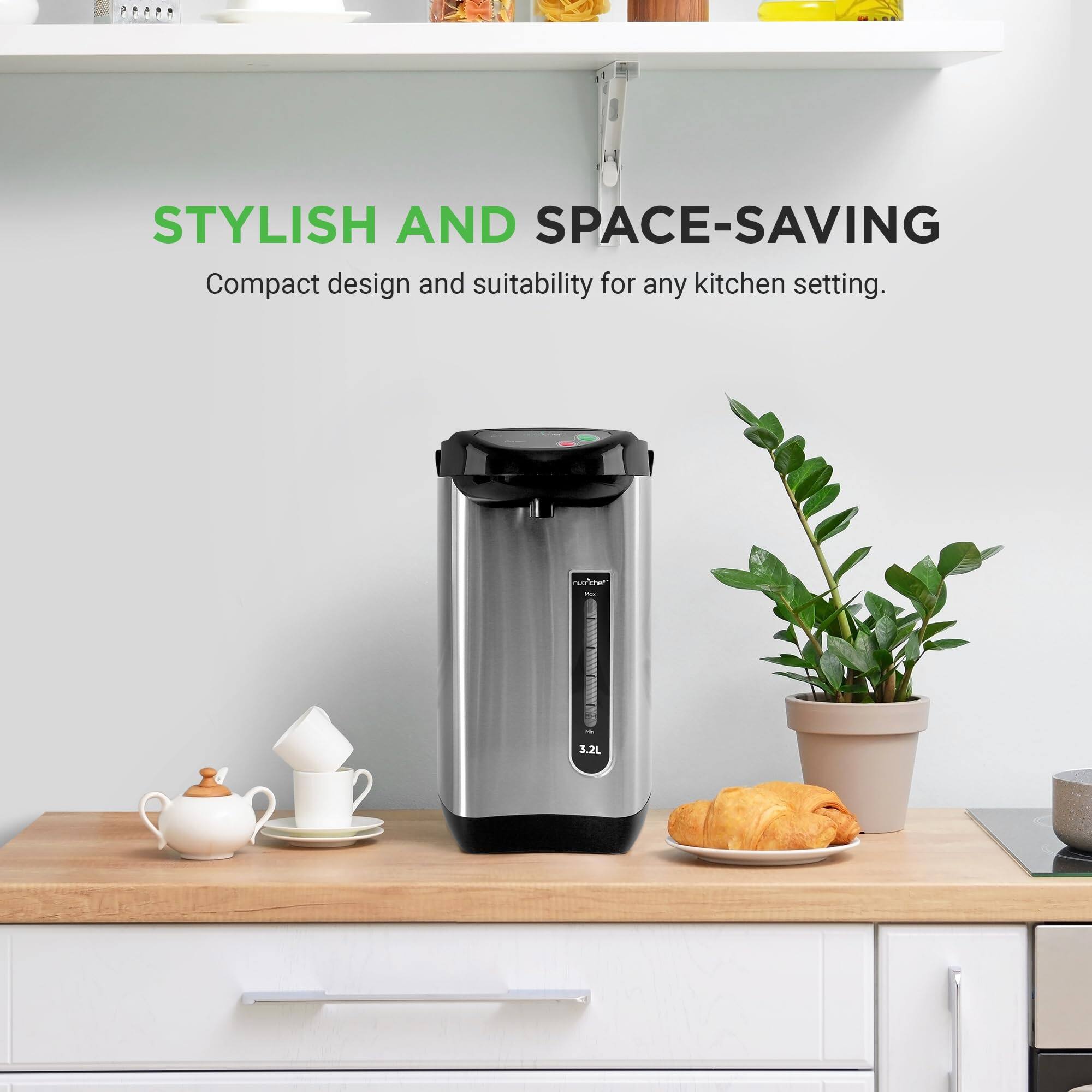 STYLISH AND SPACE-SAVING  
Compact design and suitability for any kitchen setting.  
- 3.2L