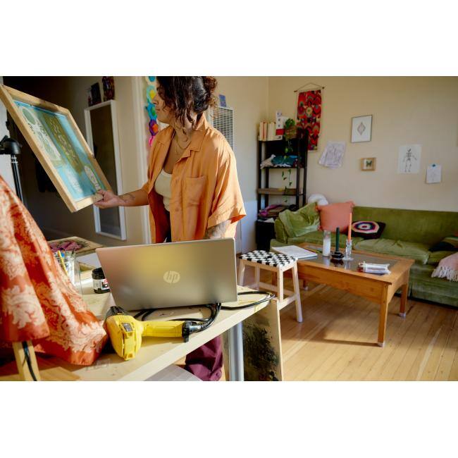 Alt View 5. HP - HP 15.6" FHD IPS Notebook Intel Core i5-1334U 12GB RAM 512GB SSD Natural Silver - Natural Silver.