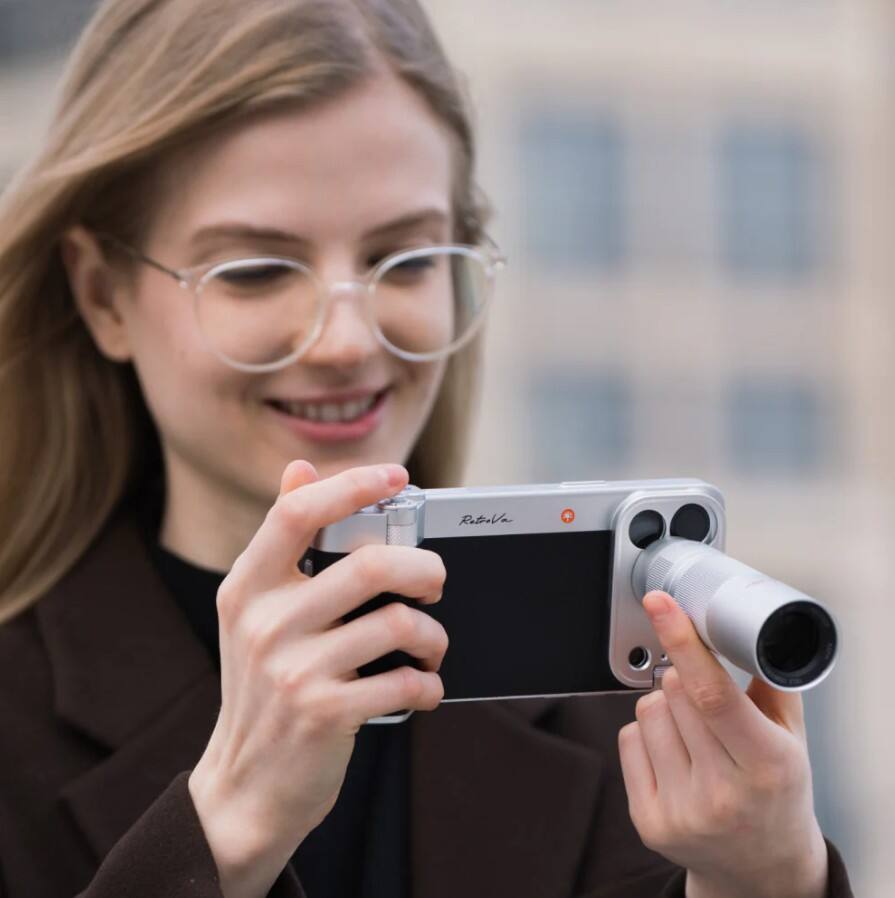 Left. PGYTECH - PGYTECH Retrova Ultimate Gift Set Graphite Black for iPhone 17 Pro, Vintage Camera Grip Kit - Leather Aluminum.