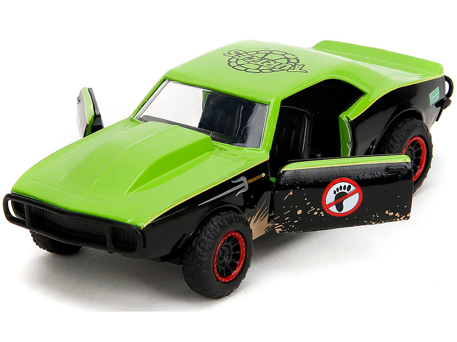 Angle. Jada - 1967 Chevrolet Camaro "Teenage Mutant Ninja Turtles" Black and Green (Dirty) "Hollywood Rides" Series 1/32 - Black And Green.