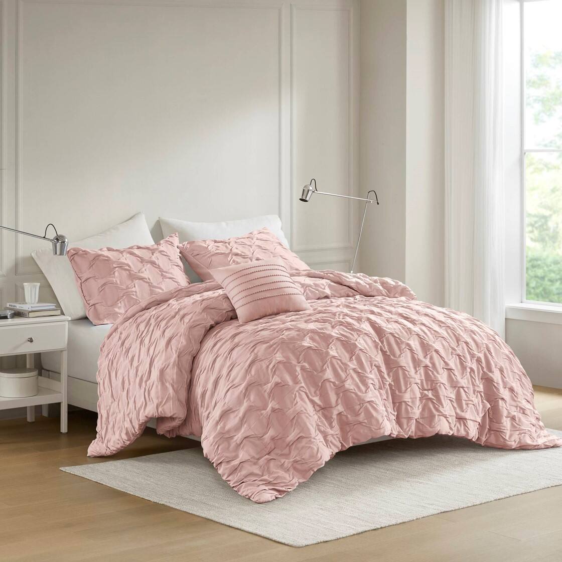 Alt View 1. Gracie Mills - Gracie Mills Blanca Comforter Set - Pink.