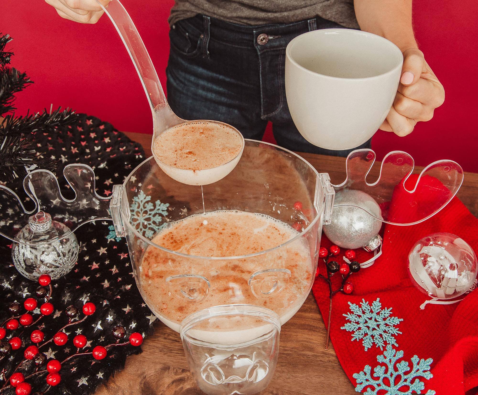 Alt View 2. Warner Bros. - National Lampoon's Christmas Vacation Marty Moose Plastic Punch Bowl with Ladle - Green.