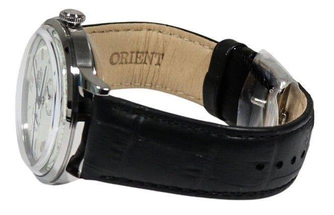 Left. Orient - Bambino Version 8 Classic 22 Jewels Leather Strap White Dial Automatic RA-AK0701S10B Men's Watch 30M - Black and White.