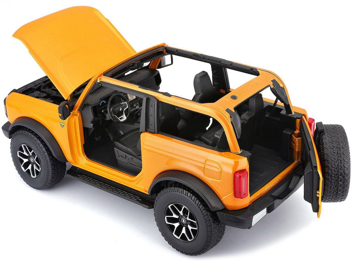 Alt View 2. Maisto - 2021 Ford Bronco Badlands Orange Metallic "Special Edition" 1/18 Diecast Model Car by Maisto.