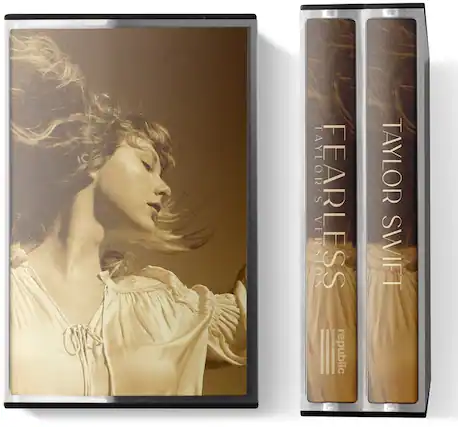 TAYLOR SWIFT
FEARLESS
TAYLOR'S VERSION
RECORDS REPUBLIC