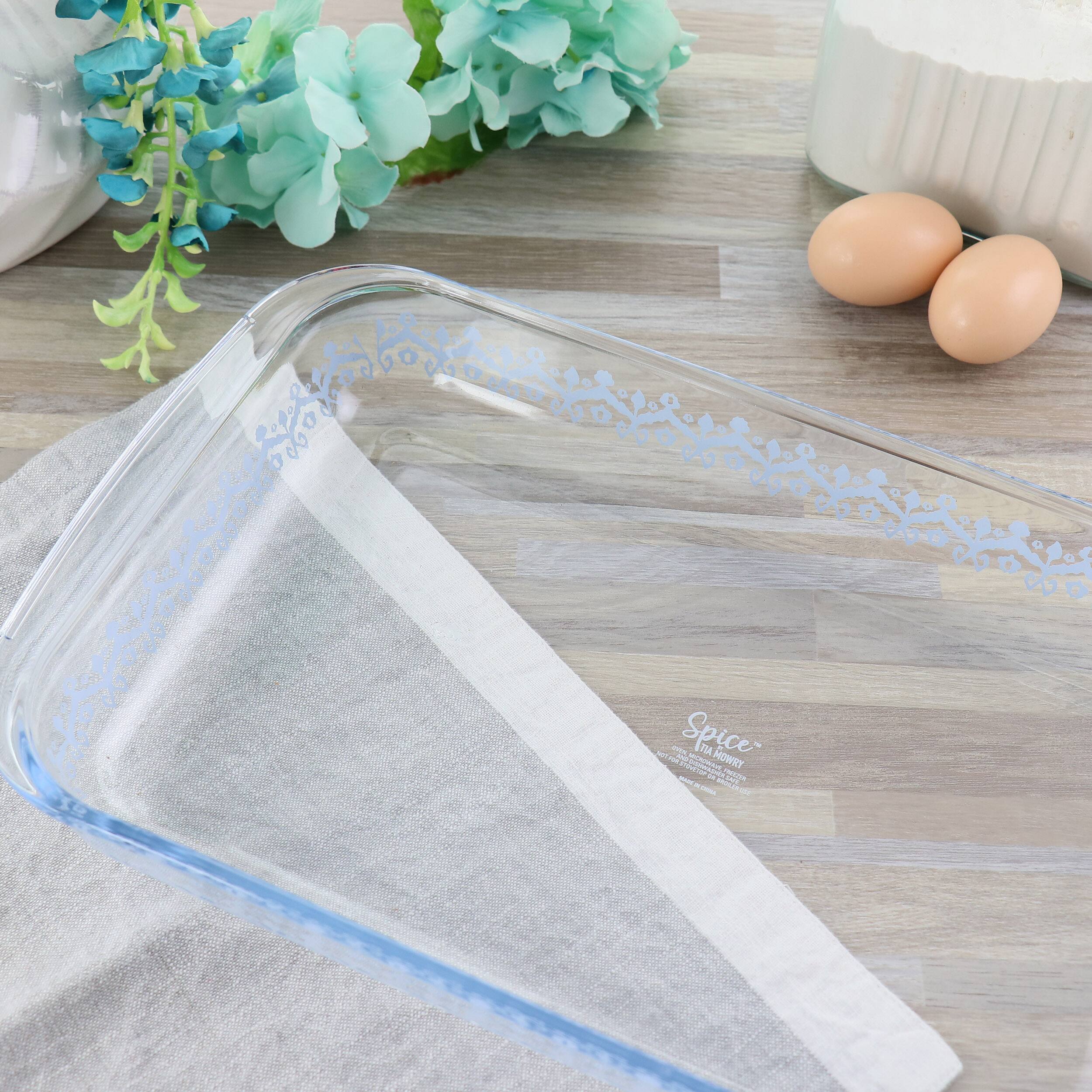 "Spice a NoteR" is written on the blue and white towel.