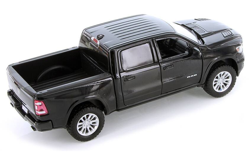 Alt View 2. Motormax - 2019 RAM 1500 Laramie Crew Cab Pickup Truck Black 1/24 Diecast Model Car by Motormax.