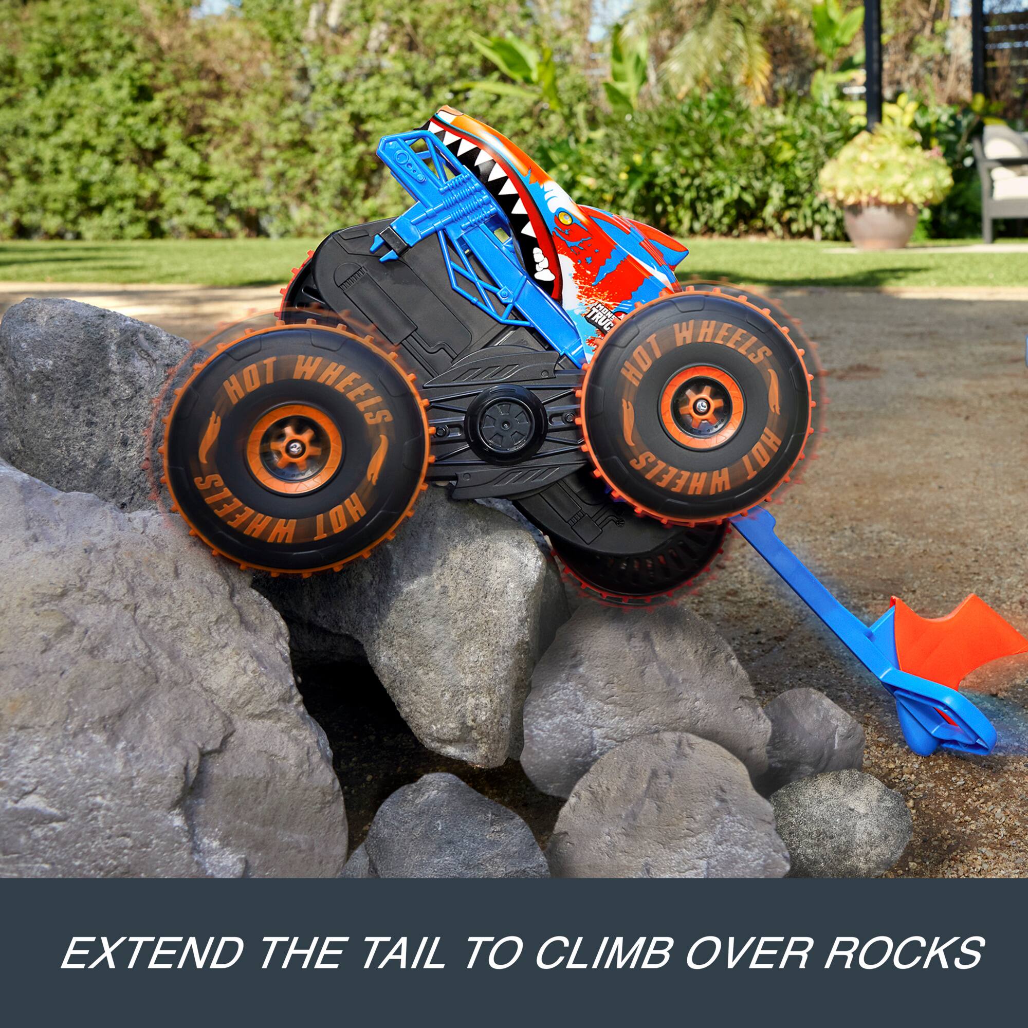 EXTEND THE TAIL TO CLIMB OVER ROCKS