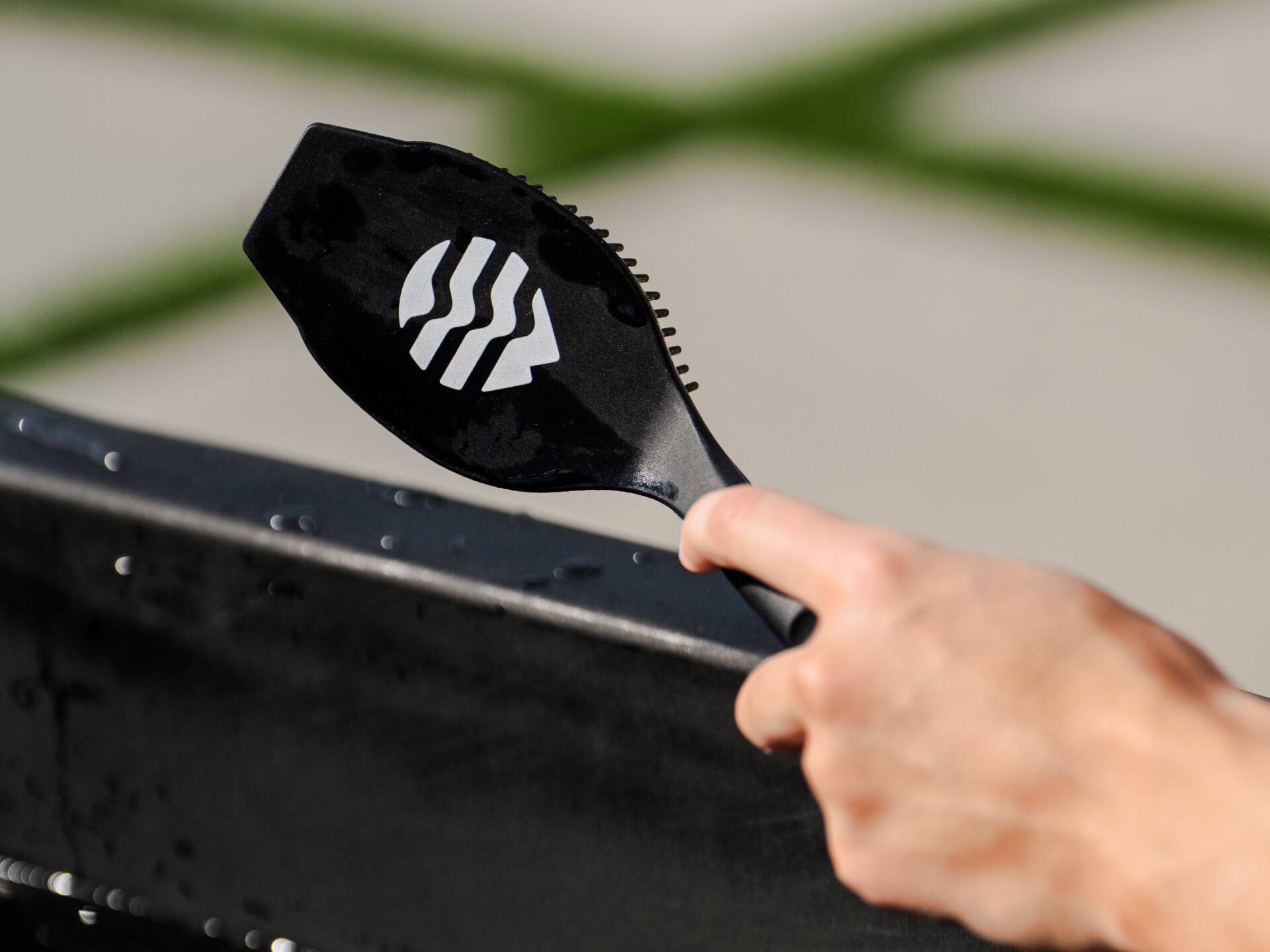 Angle Zoom. Ice Barrel - Barrel Brush - Black.