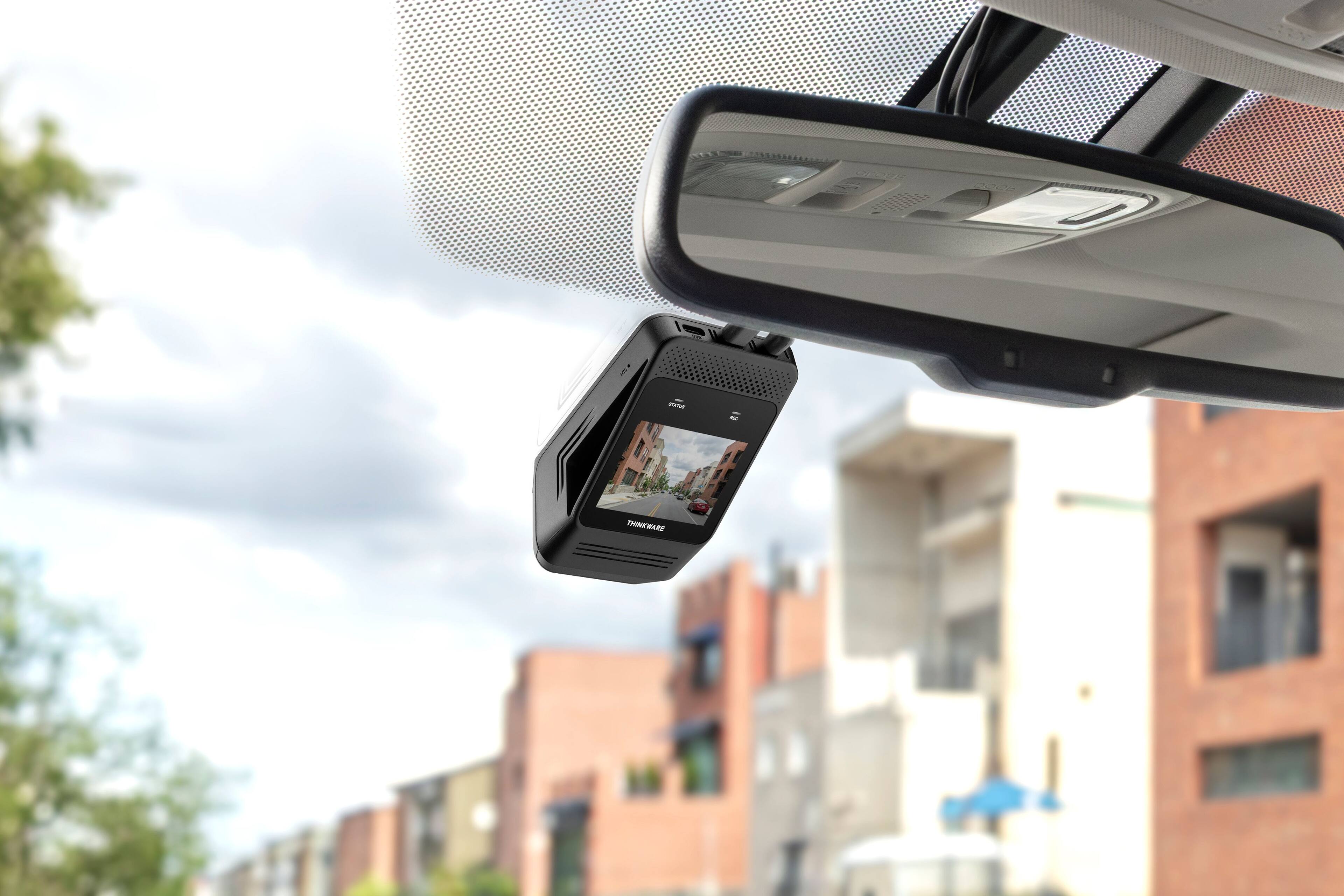 Alt View 3. THINKWARE - ARC800 4K UHD Front and Full HD Rear Dash Cam with Built-In GPS and Wi-Fi, Compatible with iOS, Android, MacOS, Windows - Black.
