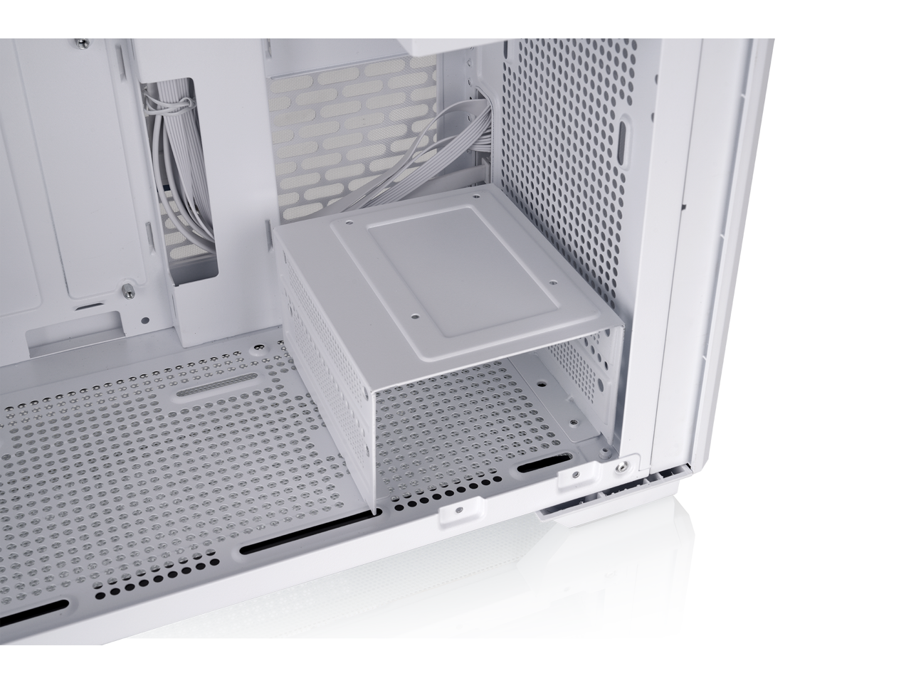 Alt View 10. Thermaltake - Thermaltake TR300 WS Wood Trim Mid Tower, 1x120mm Fan, ATX/mATX/mITX, 360mm Rad, 410mm GPU, Snow - Snow.