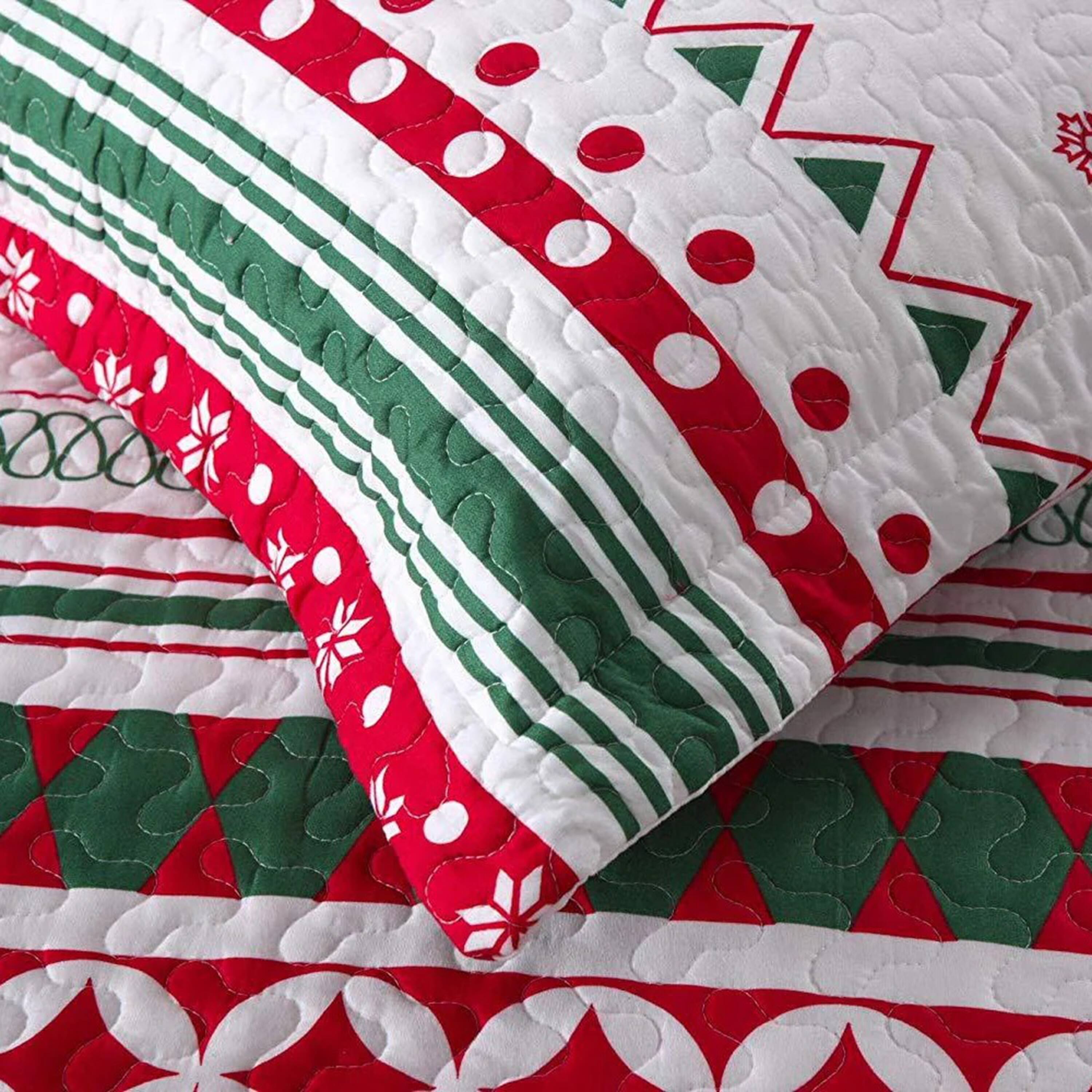 Alt View 1. MarCielo - Marcielo Christmas Snowflake Quilt Bedspread Set - Red.