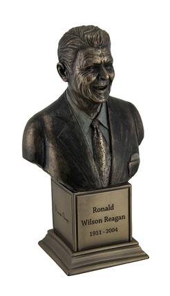 Ronald Wilson Reagan
1911 - 2004