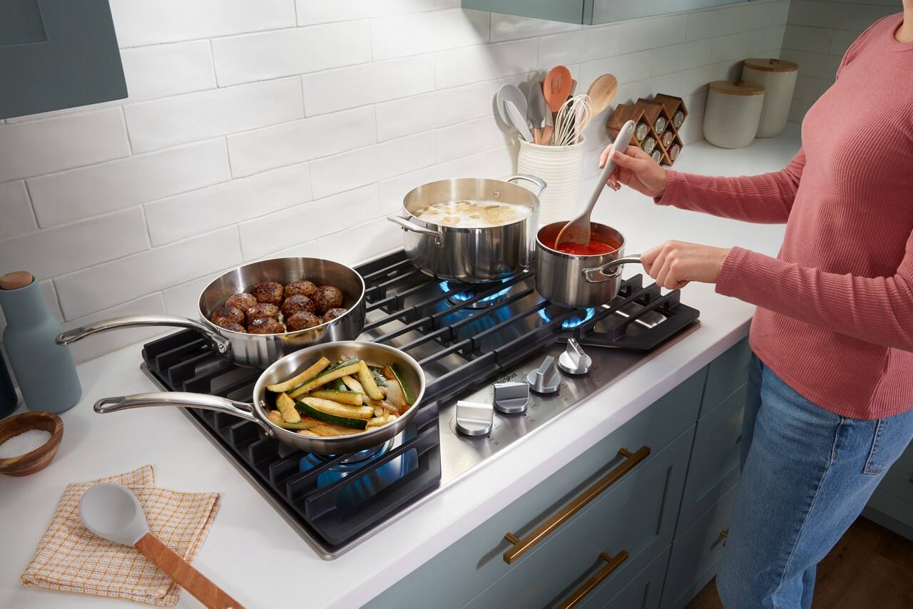 Alt View 21. Whirlpool - 30" Built-In Gas Cooktop with 5 Burners and EZ-2-Lift Hinged Cast-Iron Grates - Stainless Steel.