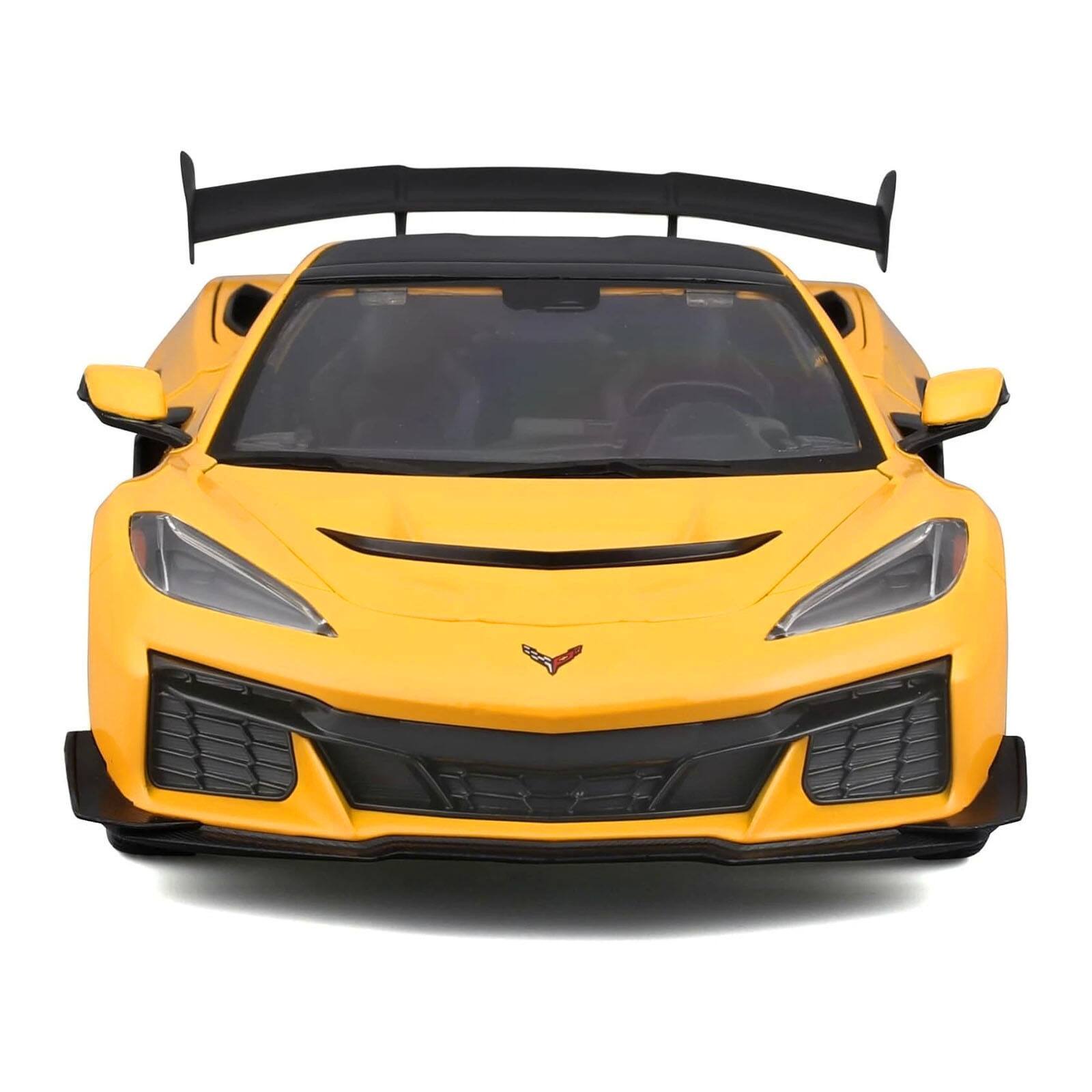 Alt View 3. Maisto - Chevrolet Corvette ZR1 Coupe Yellow with Carbon Top "Special Edition" Series 1/18 Diecast Model Car by Maisto.