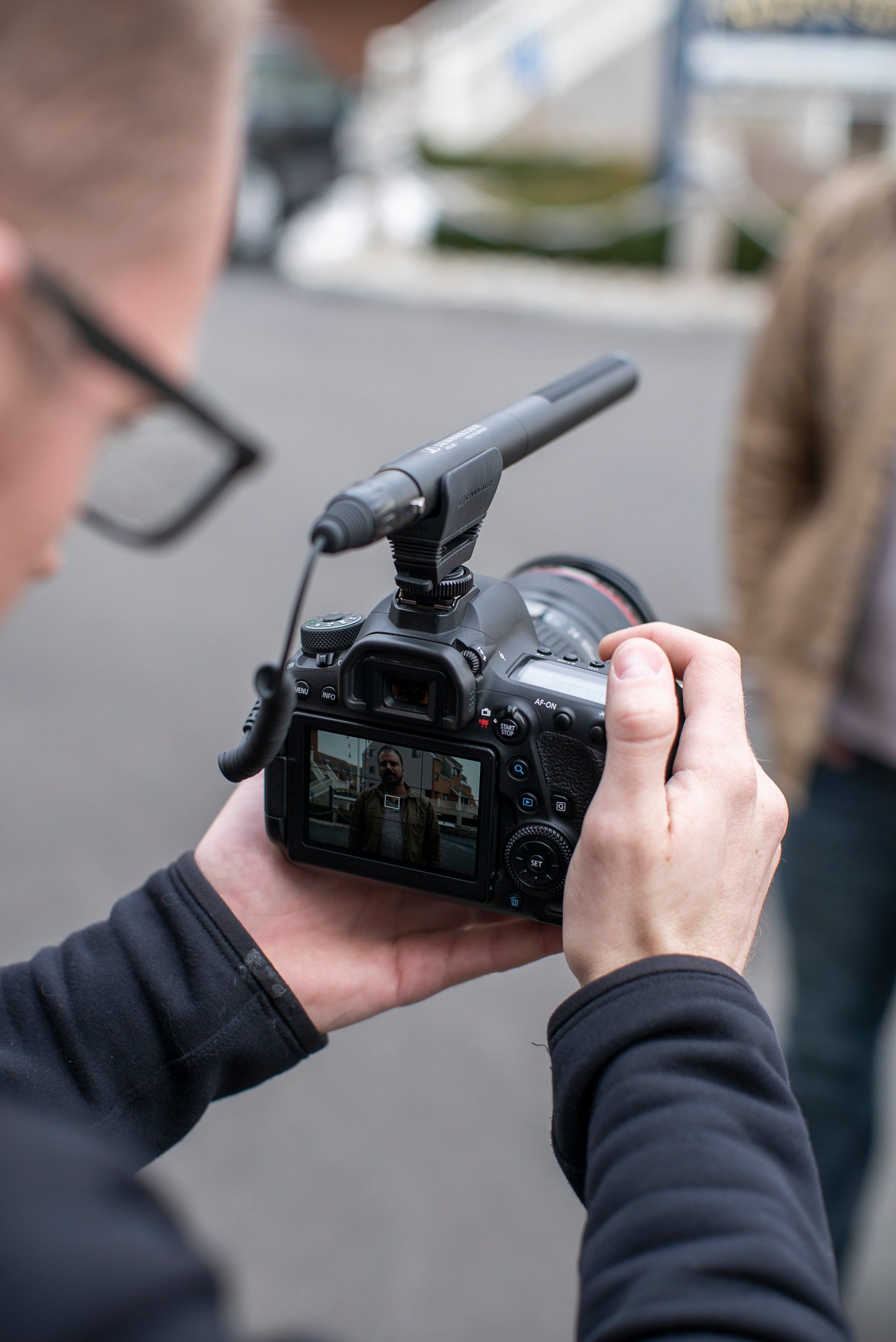 The text on the image reads "CRAFT INFO TRAM I AF-ON AP- TSAR 45 a 1A C 1ET." However, it is not clear what this text represents or its relevance to the image.