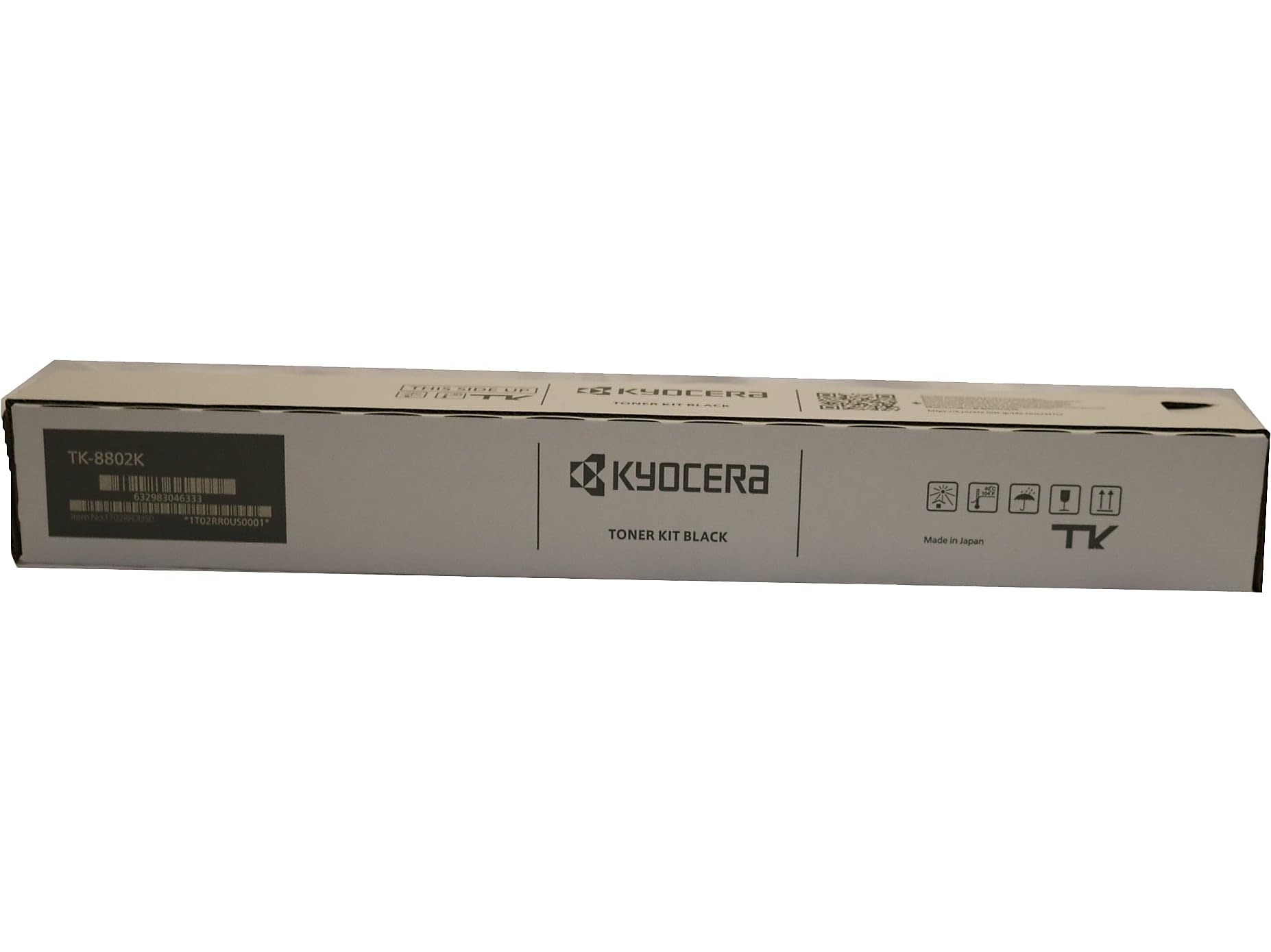 [THIS SIDE UP] EEI KYOCERA ALLER SARAD BESER 1.20  
TK-8802K 632983046333 102RROUS0001  
KYOCERA TONER KIT BLACK  
Made in Japan  
TK
