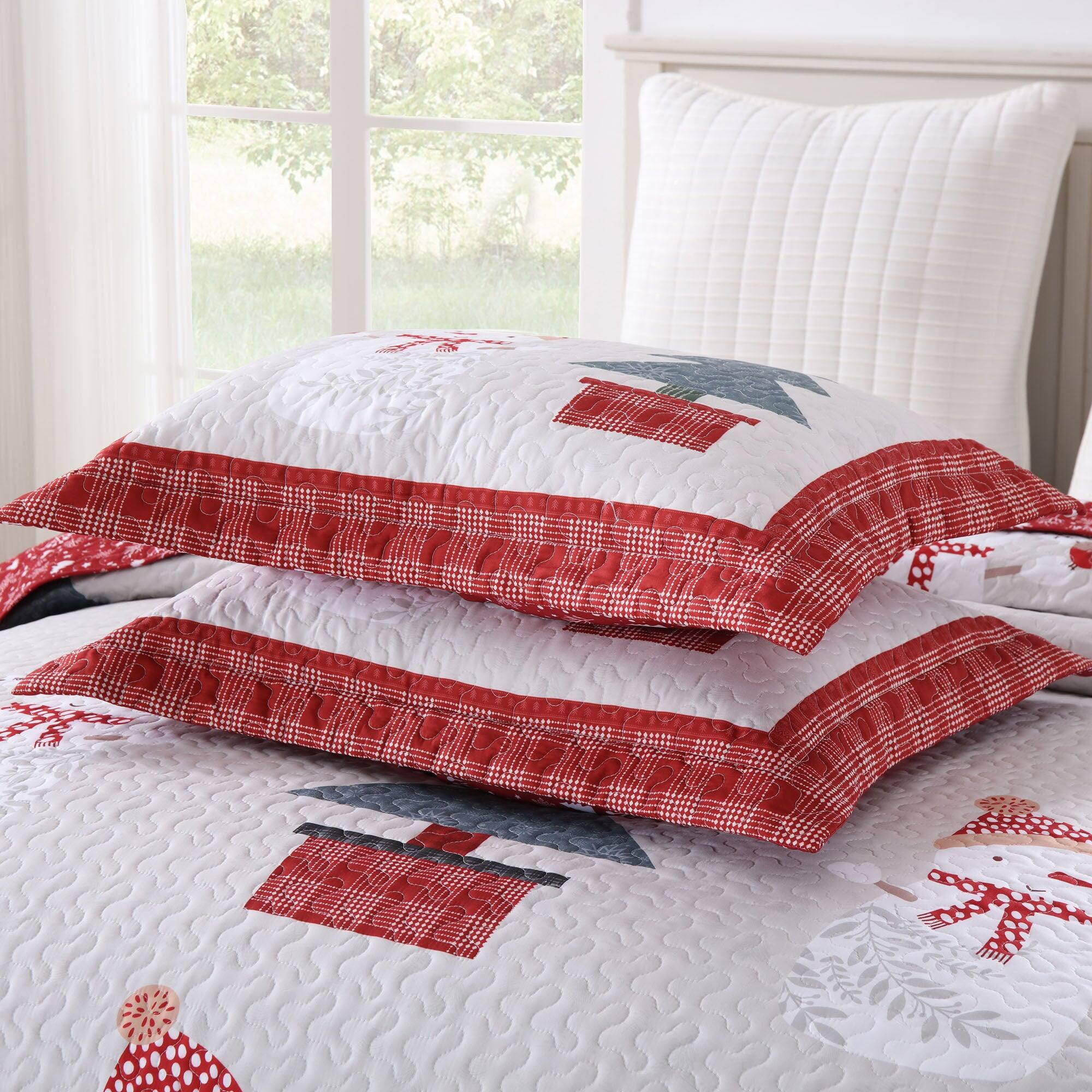 Left. MarCielo - MarCielo 3 Pcs Snowman and Tree Christmas Polyester Quilt Reversible Holiday Bedspread Set - Red.
