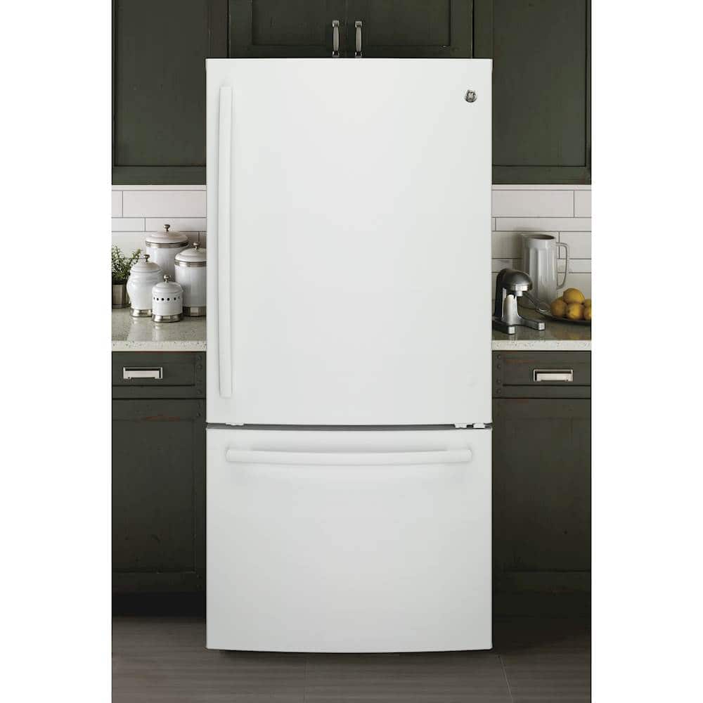 Alt View Zoom 14. GE - 24.9 Cu. Ft. Bottom-Freezer Refrigerator.