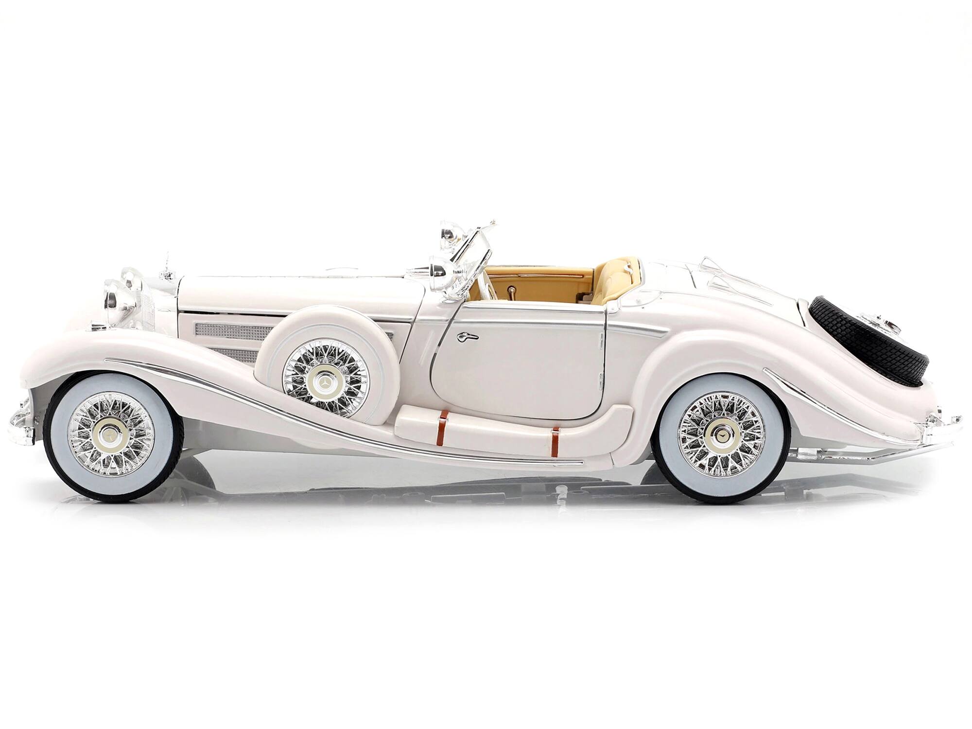 Alt View 2. Maisto - 1936 Mercedes Benz 500 K Special Roadster White 1/18 Diecast Model Car by Maisto.