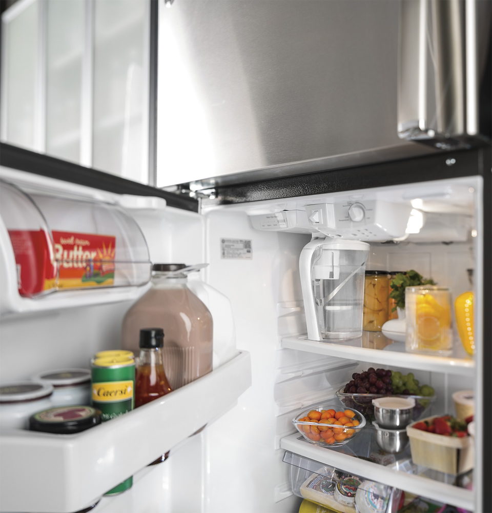 Best Buy: GE 17.5 Cu. Ft. Top-Freezer Refrigerator Stainless steel ...