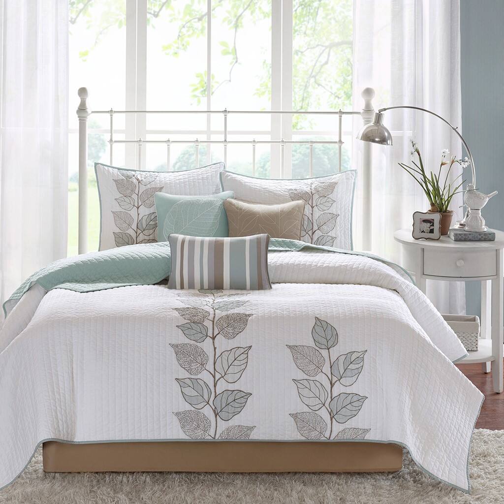 Alt View 1. Gracie Mills - Gracie Mills Forest 6-Piece Embroidered Quilt Set with Throw Pillows - Blue.