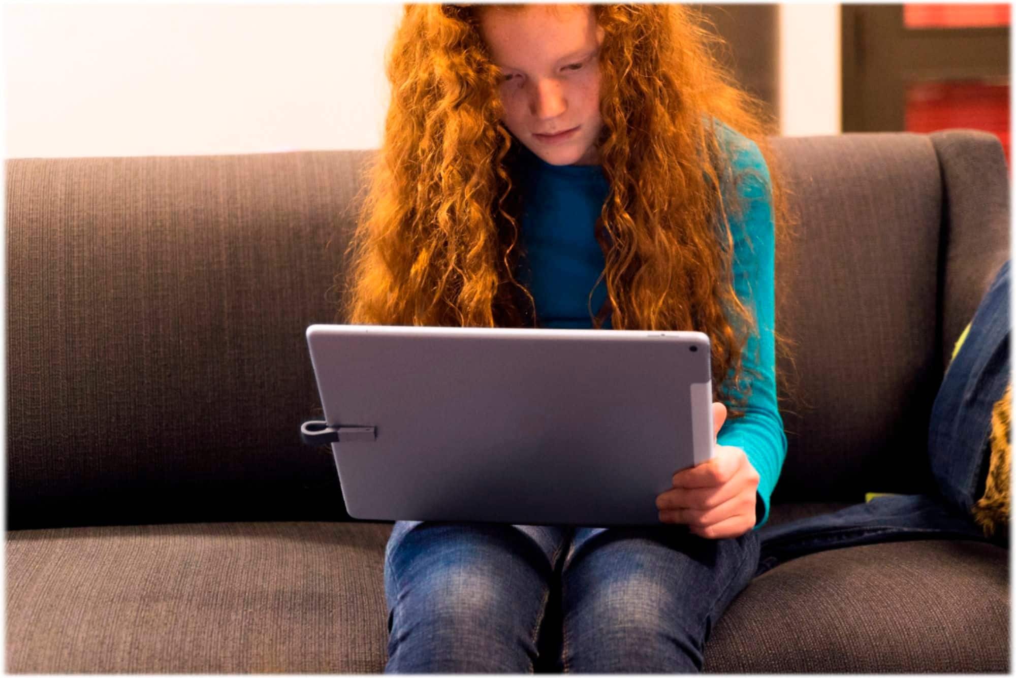 Alt View 15. SanDisk - iXpand 32GB USB 3.0/Lightning Flash Drive - Black / Silver.