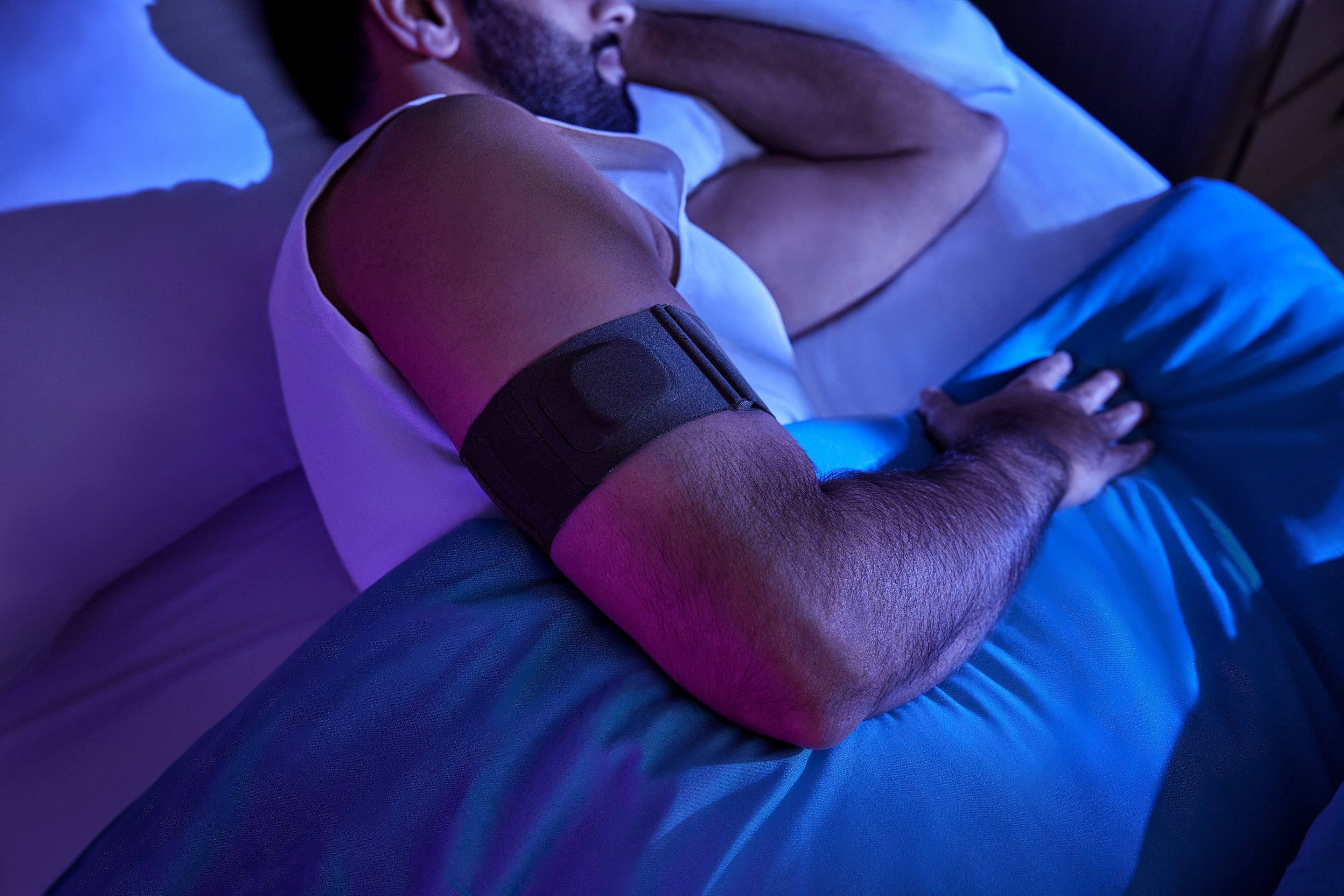 Alt View 8. Garmin - Index Sleep Monitor Size: L/XL - Black.