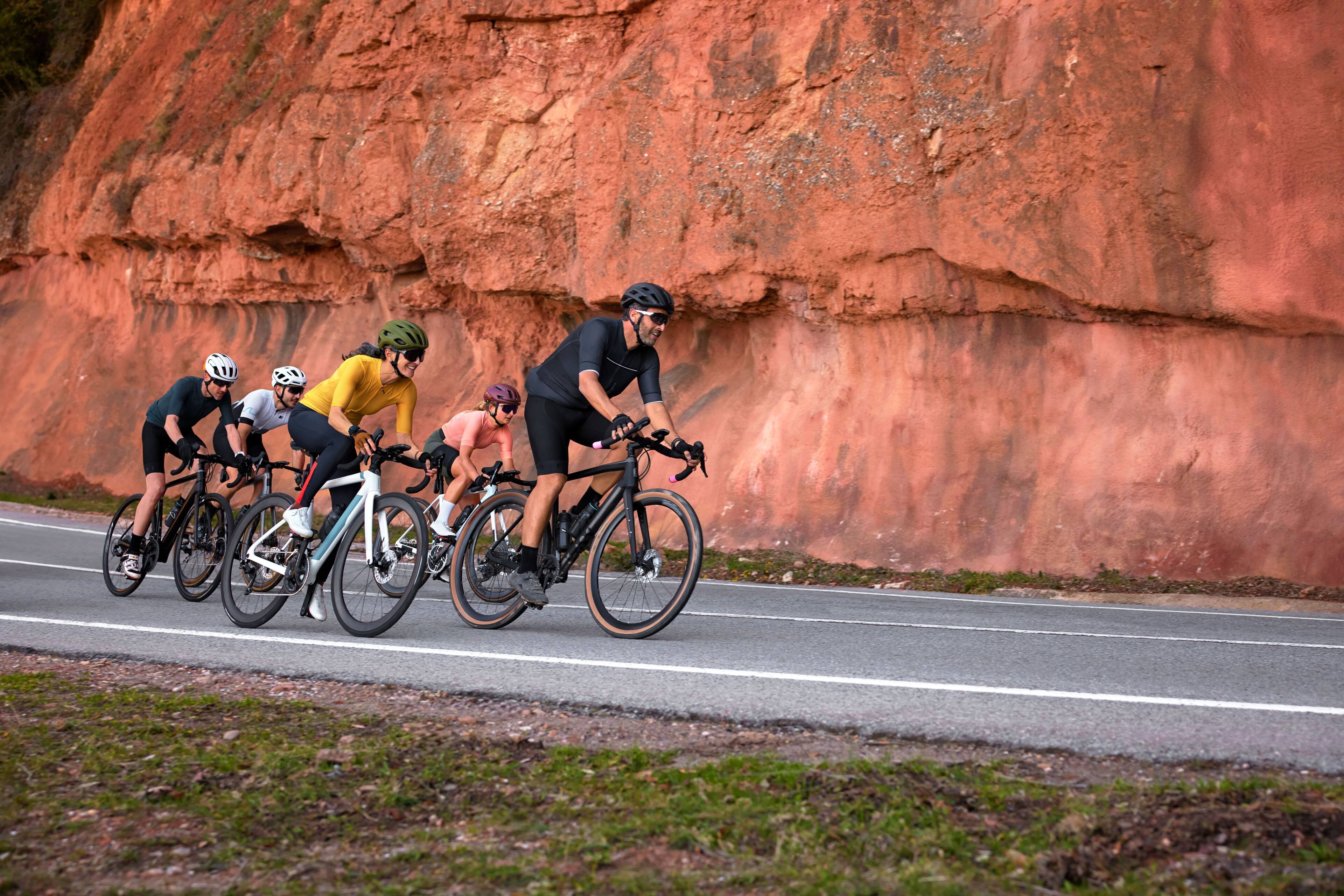 Alt View 4. Garmin - Edge 1050 3.5" GPS Bike Computer - Black.