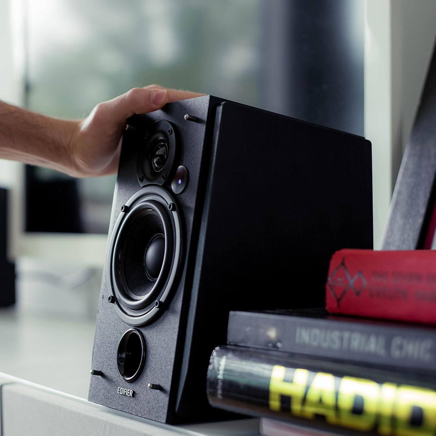 Edifier Industrial Chic Hadid