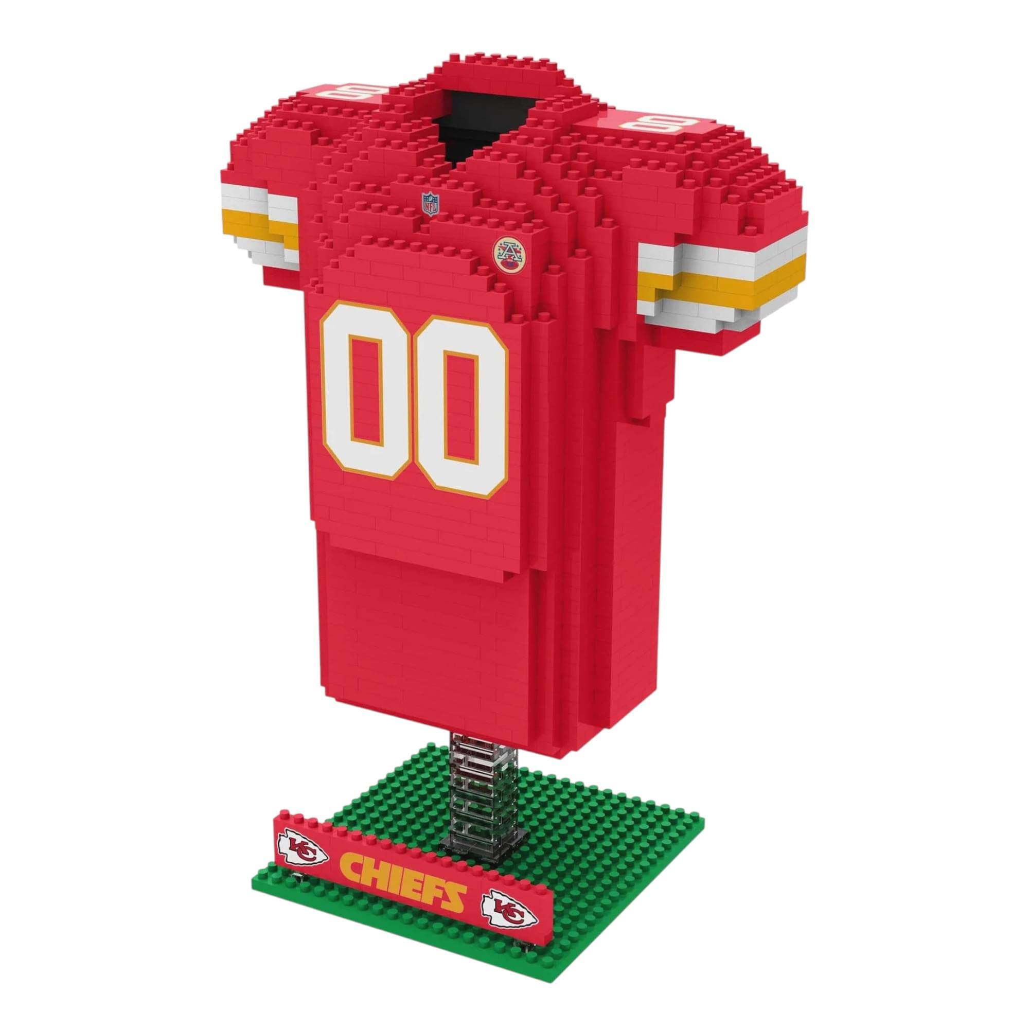 Front. Forever Collectibles - Kansas City Chiefs NFL BRXLZ Jersey 1047-Piece Building Block Set - Red.