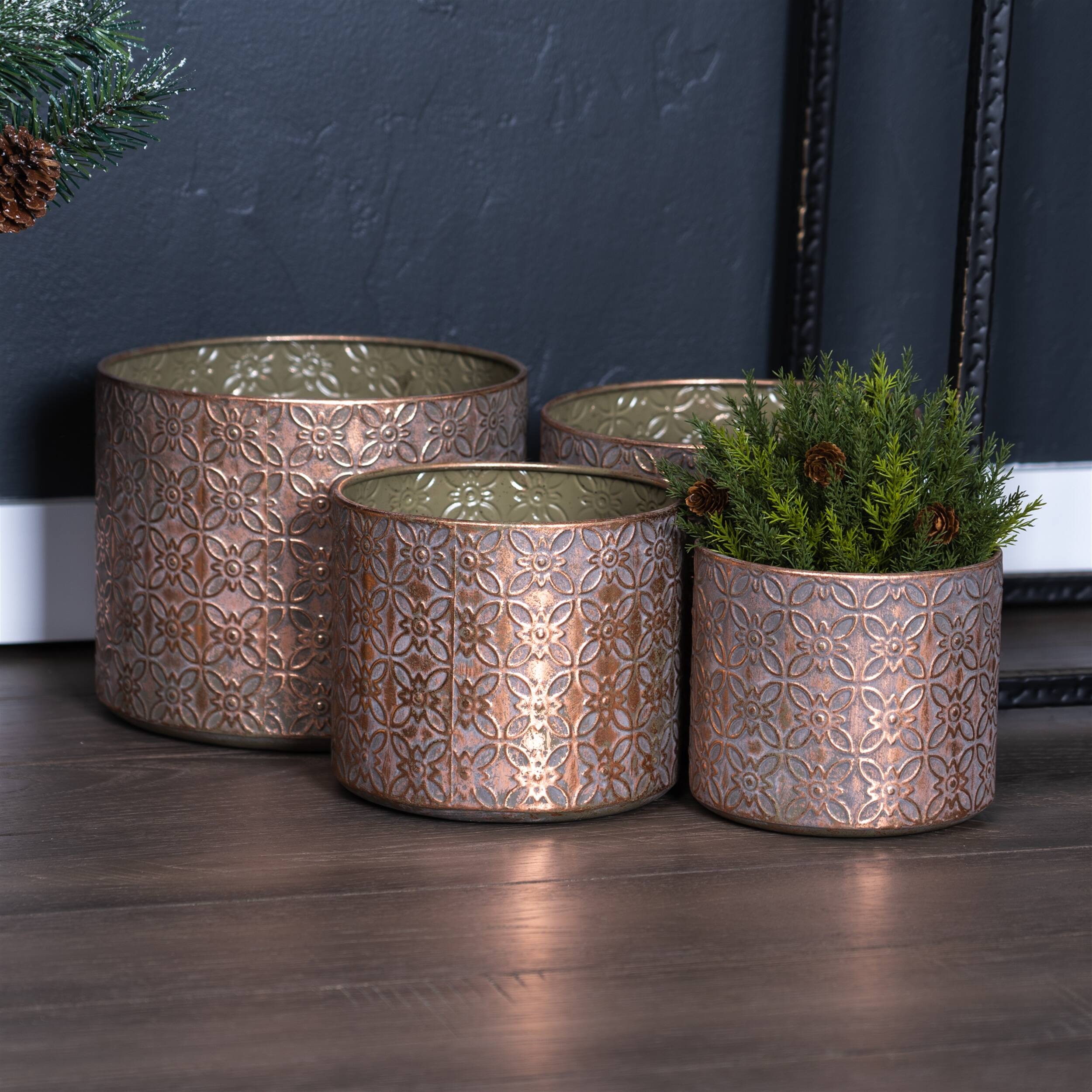 Angle. BreeBe - Ornate Geometric Metal Planter (Set of 4) - Grey.