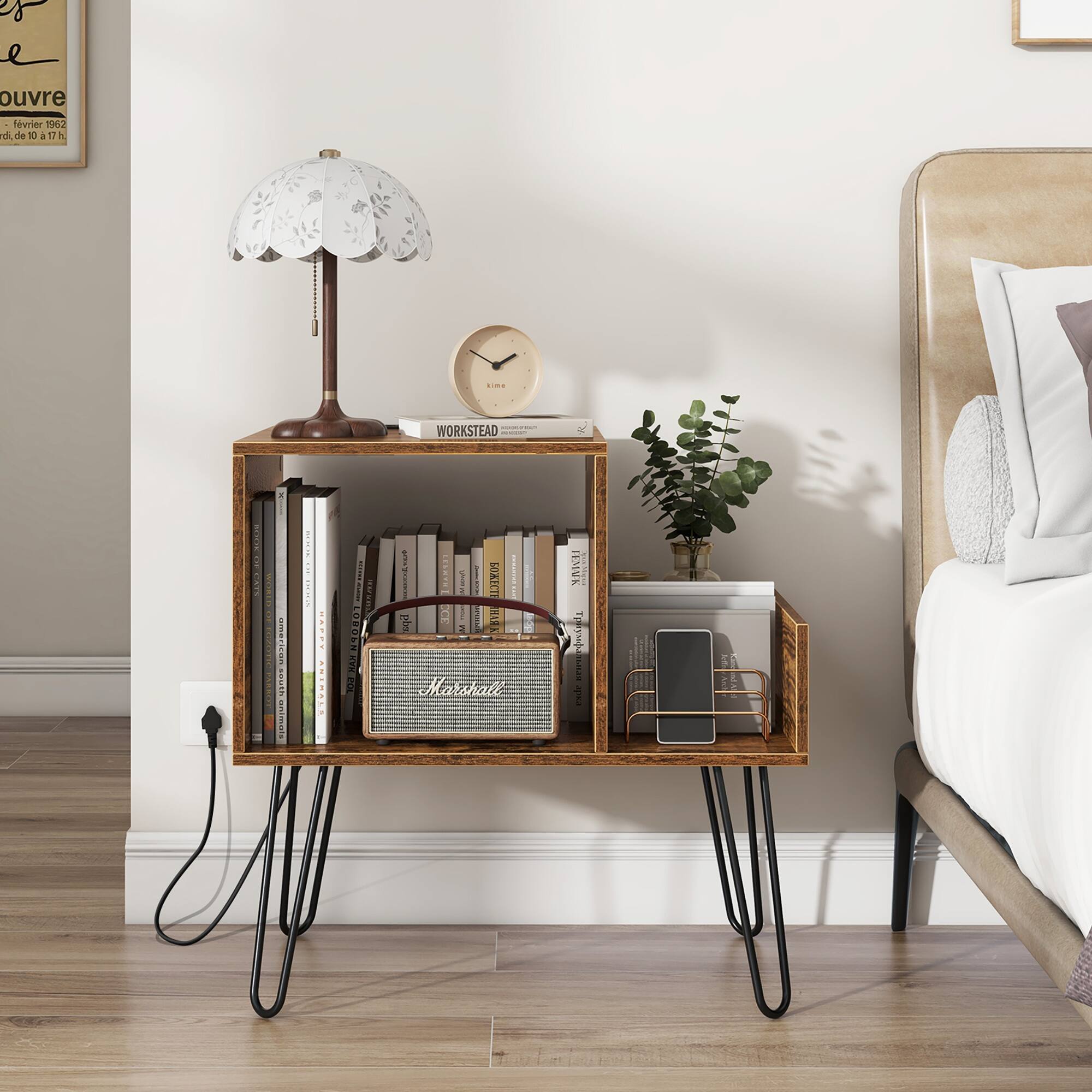 Sure, here is the corrected and grouped text from the image:

---

**Top Shelf:**
- WORKSTEAD

**Middle Shelf:**
- Marshall

**Bottom Shelf:**
- Various books (titles not fully visible)

**Wall Art:**
- "ouvre"
- "novembre 1962"
- "dès 00h à 17h"

**Other Text:**
- "HOME TATET"
- "amarizan Suh imats"
- "ORDEH MA"
- "3 HISTSL"
- "E"
- "plm"
- "HIEK Marshatt IMUK E T I HIO- eu"

---

This text appears to be a mix of different elements, possibly from various sources or a creative arrangement.