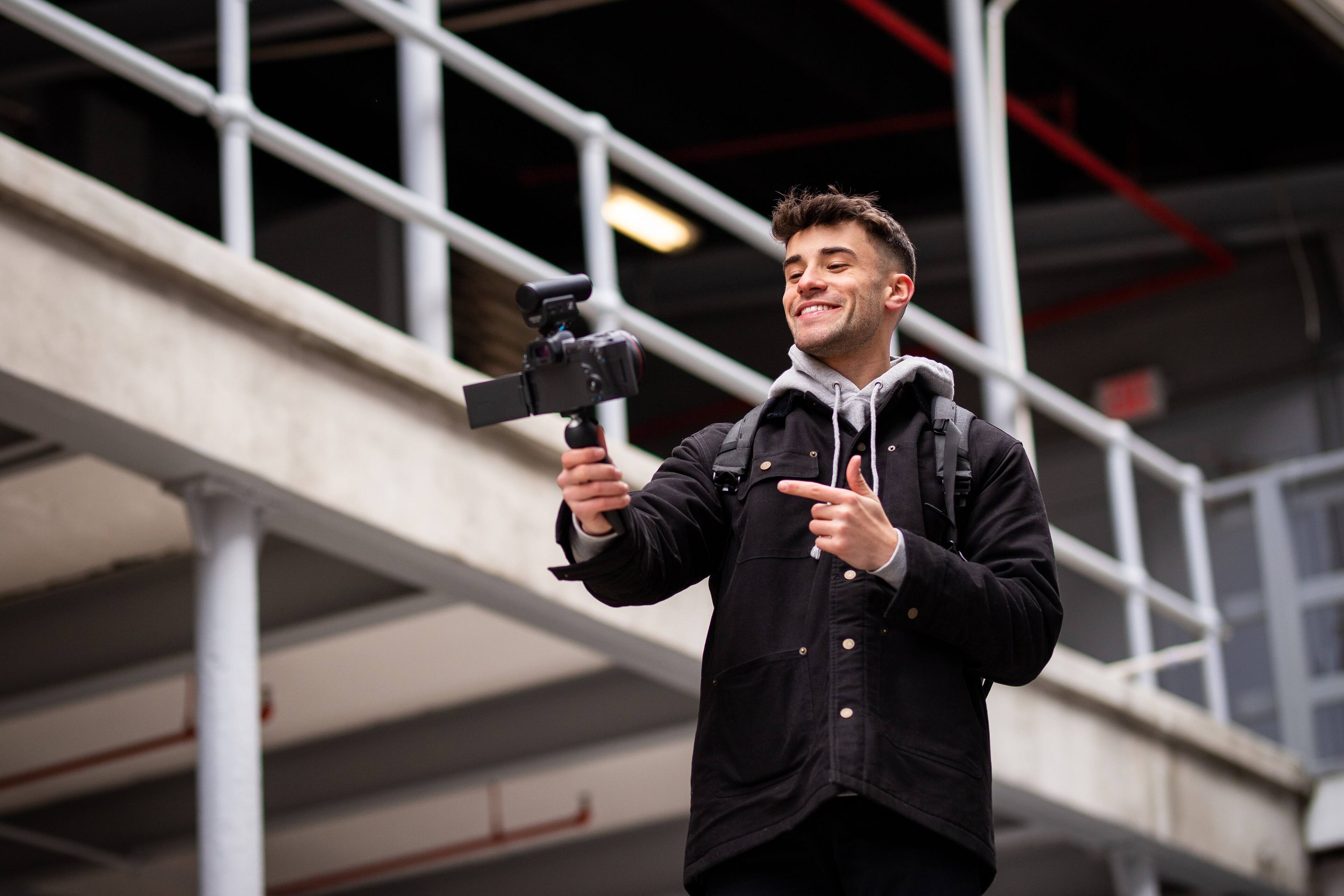 Alt View 20. Sennheiser - MKE 400 Compact Shotgun Microphone - Black.