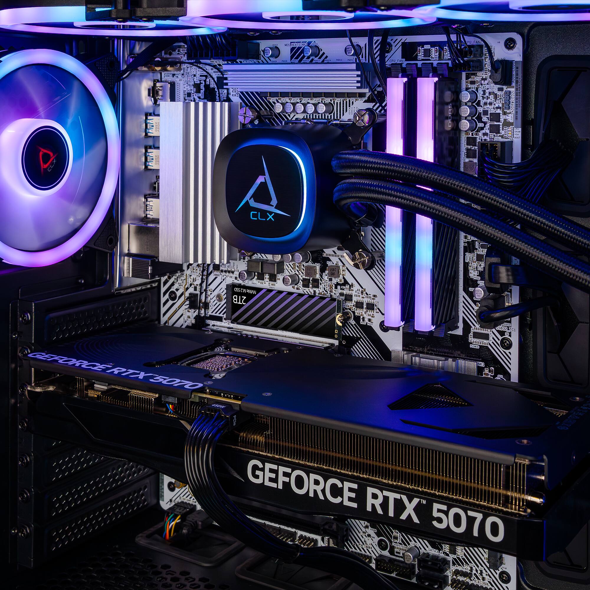 S ni VAV H CLX - IvN 2TB GEFORCE RTX 5070 GEFORCE RTX 5070 STEPELS