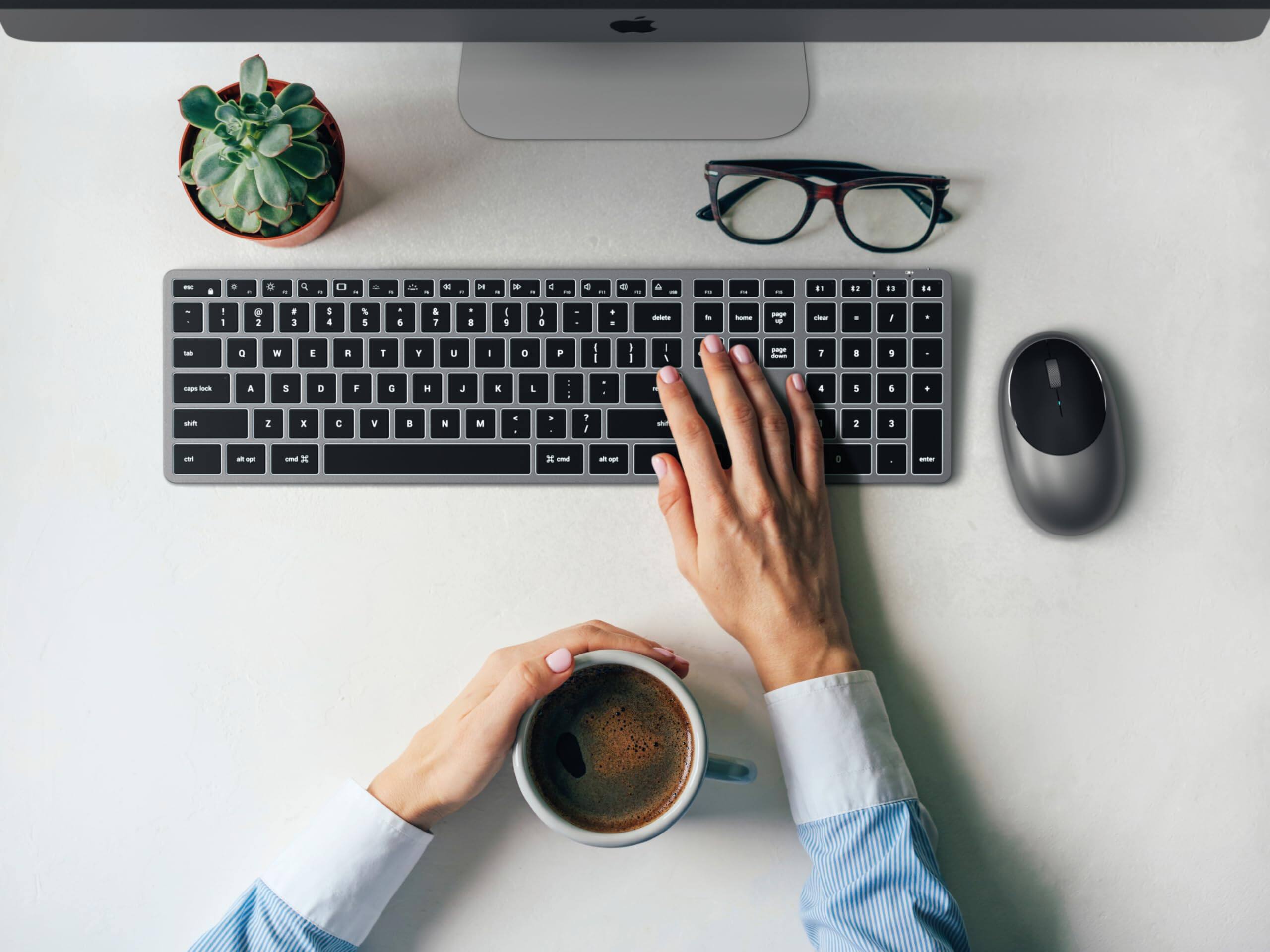 Alt View 5. TECH SAFARI - Slim X3 Backlit For Illuminated Keys & Multi-device Sync Macbook Air pro M5 m4 Ipad M5 m4 m3 Mini Imac - Space - Space Gray.