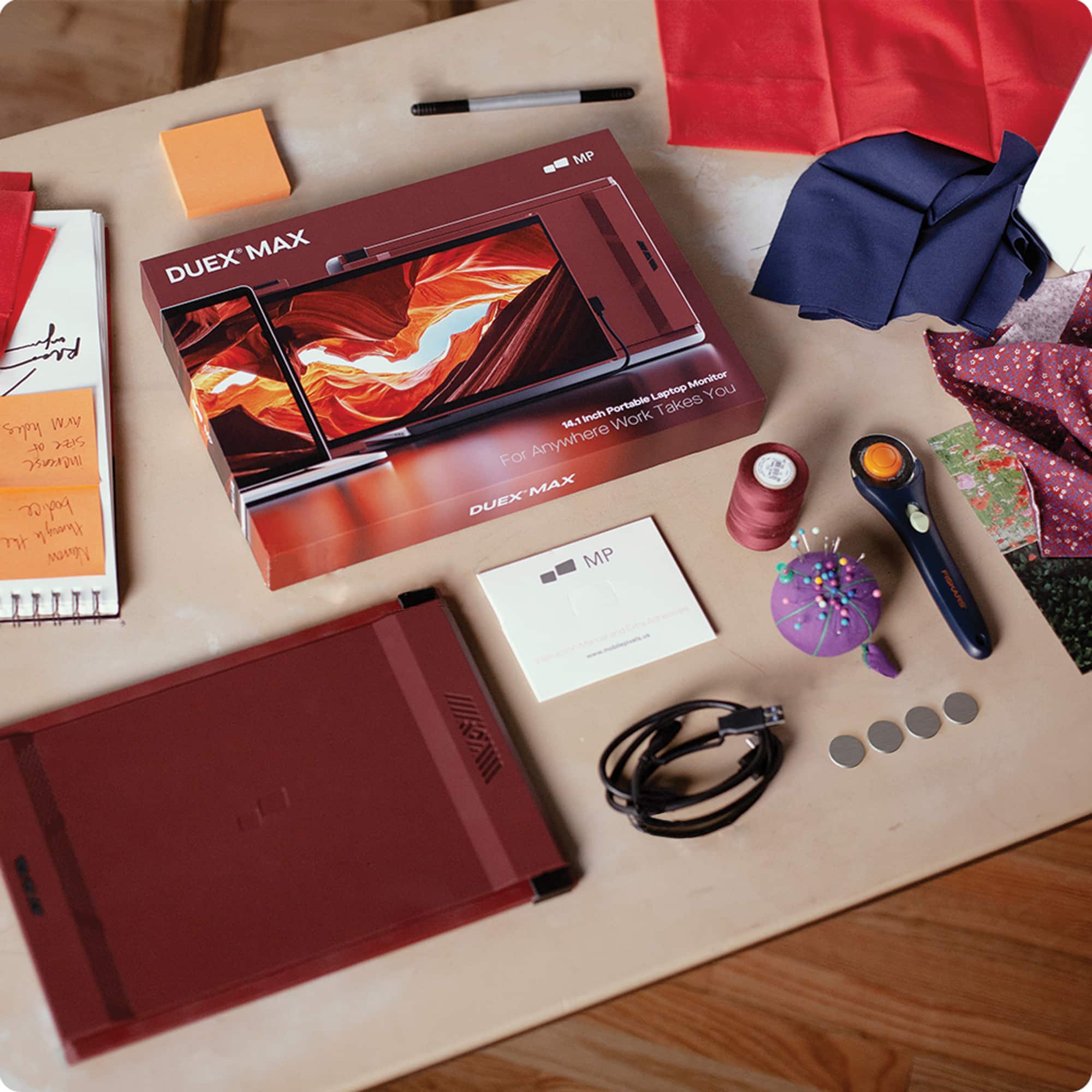 Alt View 13. Mobile Pixels - DUEX Max 14.1" IPS LCD Slide-out Display for Monitor - Red.